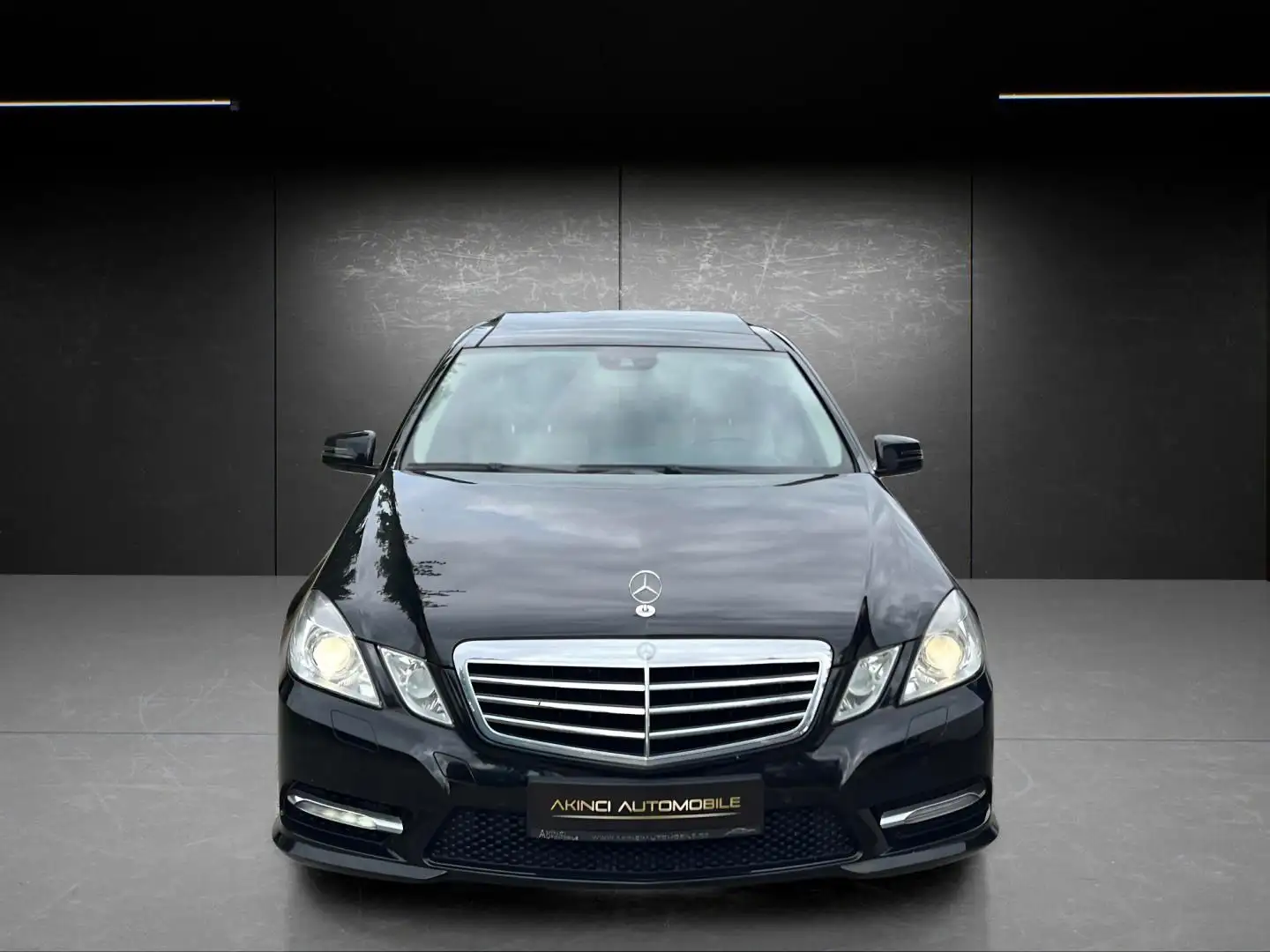 Mercedes-Benz E 220 CDI AMG Paket *7gTronic*Pano*TV*ServiceNeu Schwarz - 2
