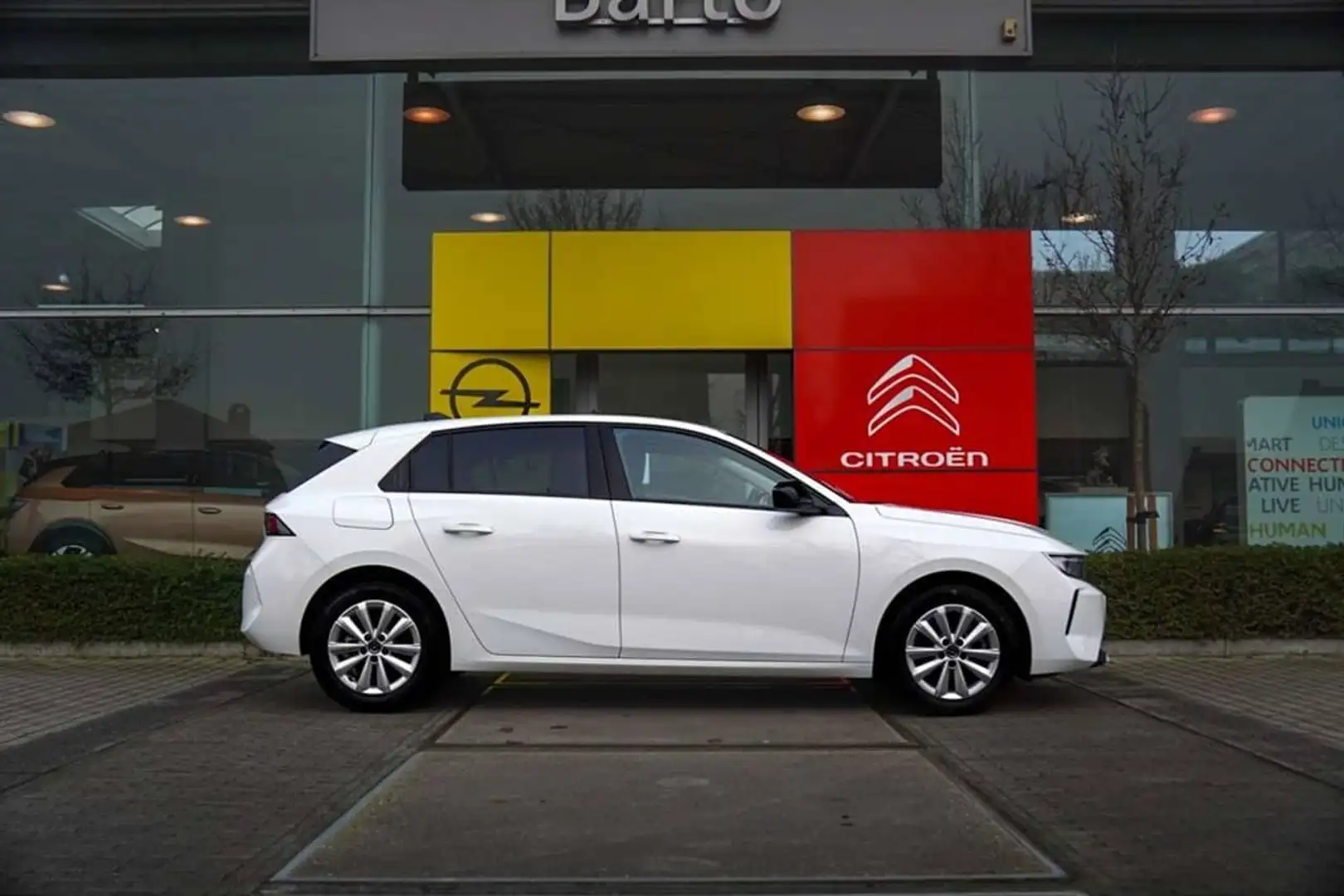 Opel Astra 130PK HDI - Navi - Drive assist plus - Nieuw! Wit - 2