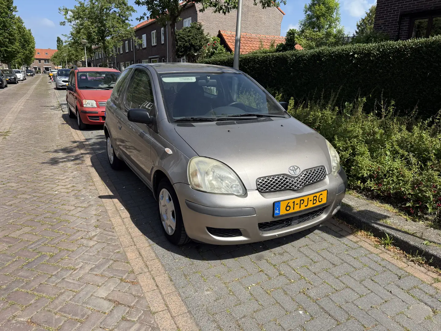 Toyota Yaris 1.0 VVT-i Idols met schade Gri - 1