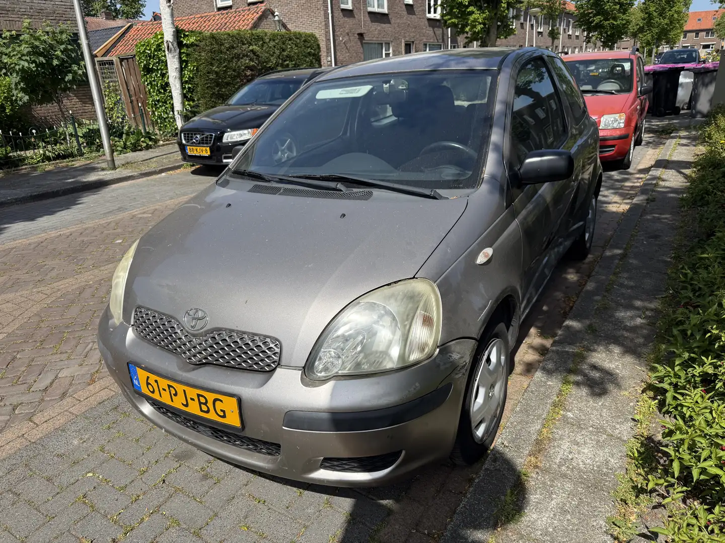 Toyota Yaris 1.0 VVT-i Idols met schade Gri - 2