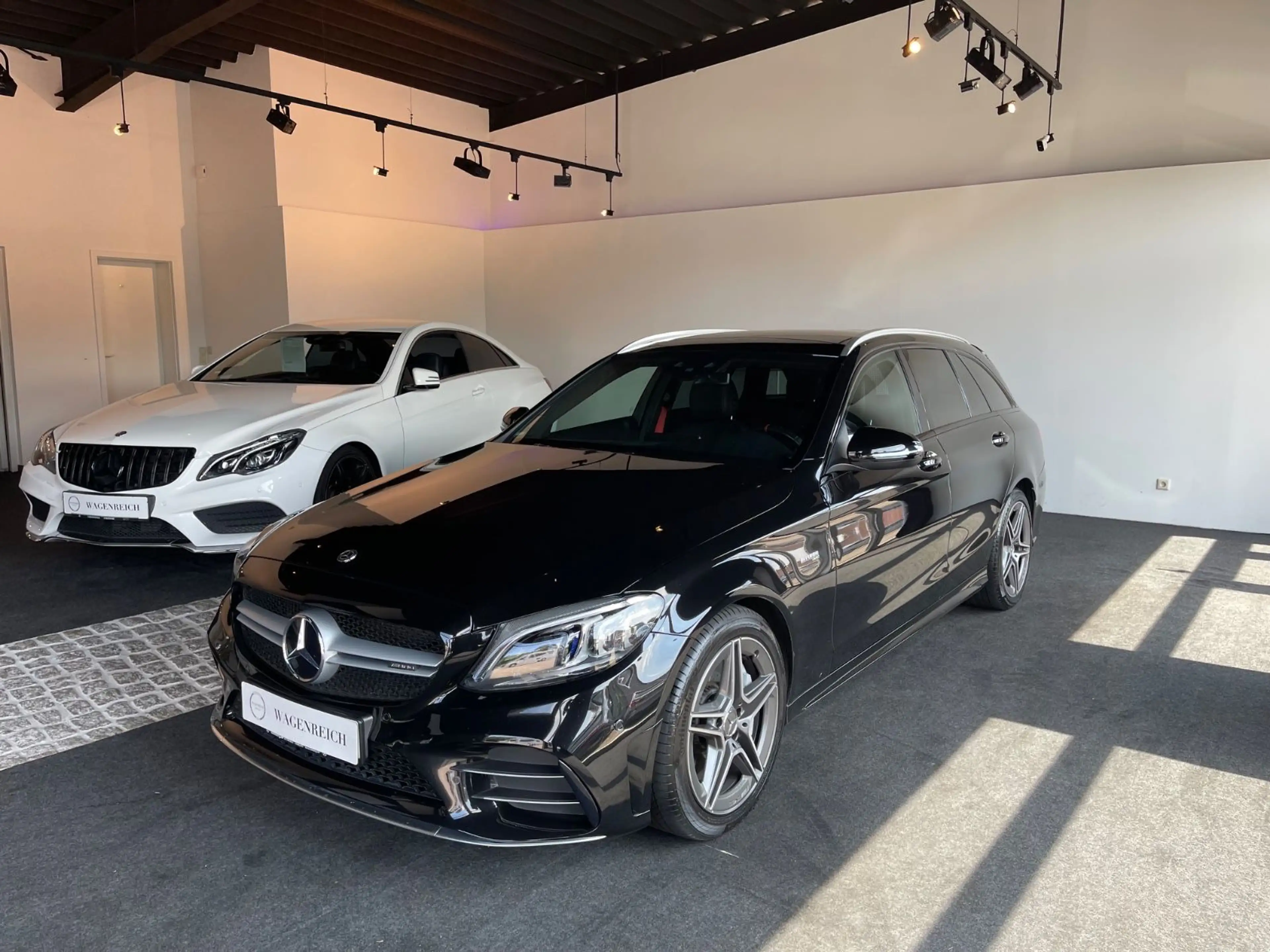 Mercedes-Benz C 43 AMG / MB-Garantie / StandHZ / AGA /Panorama — photo 2