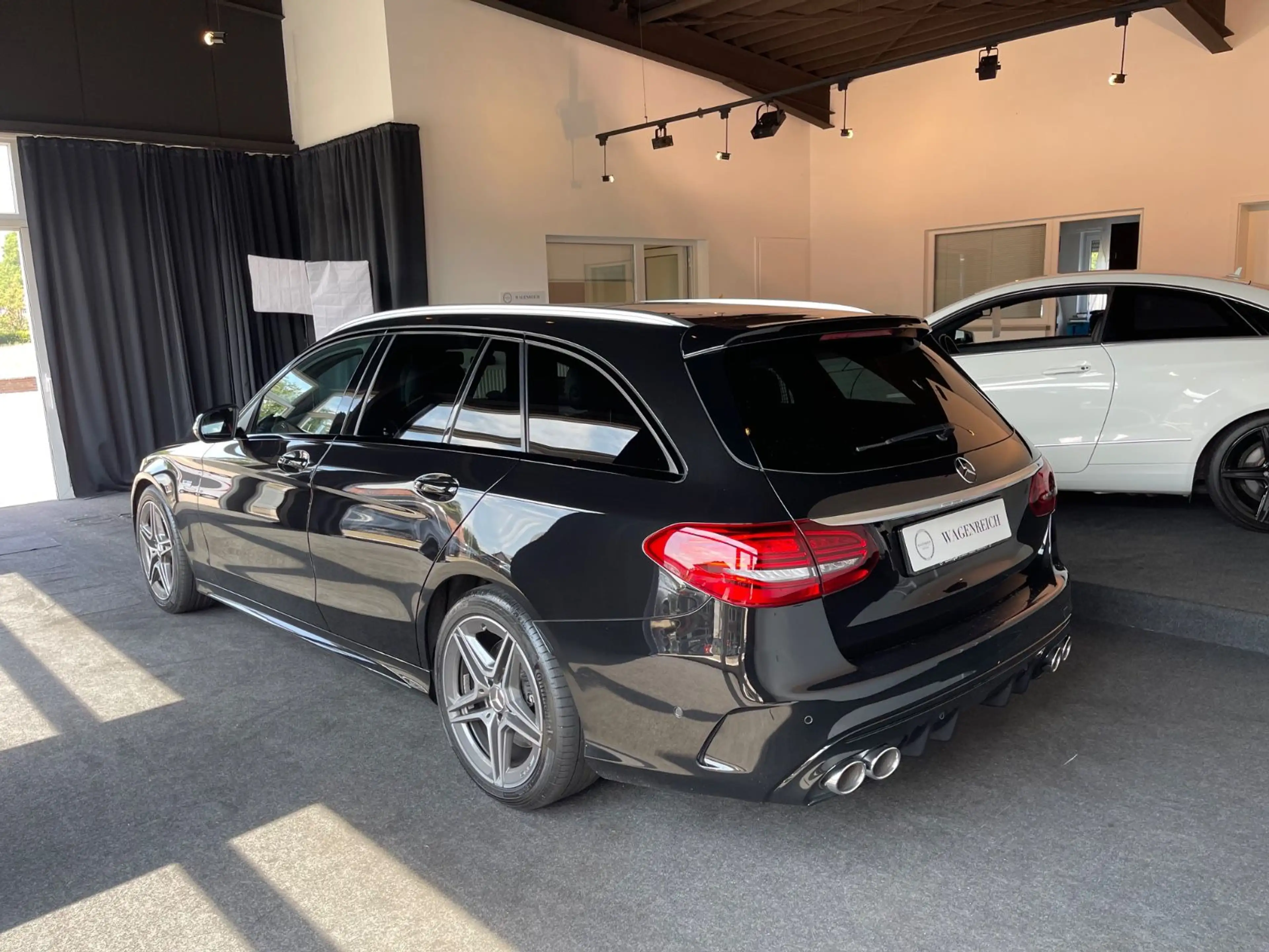 Mercedes-Benz C 43 AMG / MB-Garantie / StandHZ / AGA /Panorama — photo 3