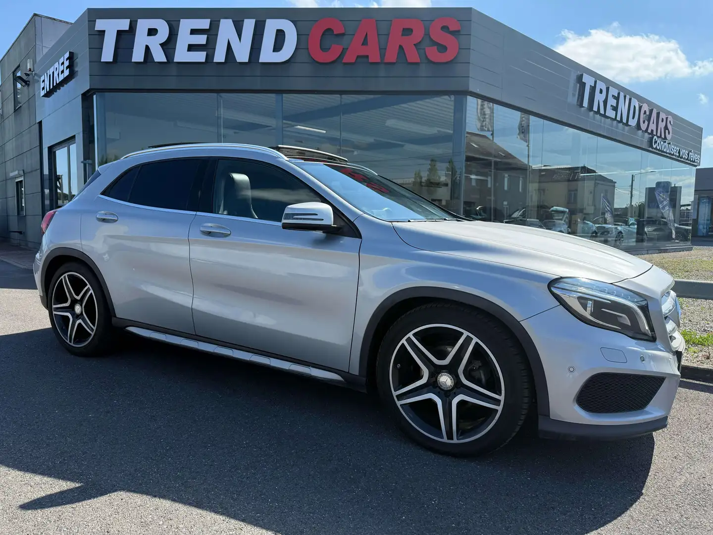 Mercedes-Benz GLA 200 d 4-Matic PACK-AMG AUTO. 7G-TRONIC TOIT PANO GAR.1 Gris - 2