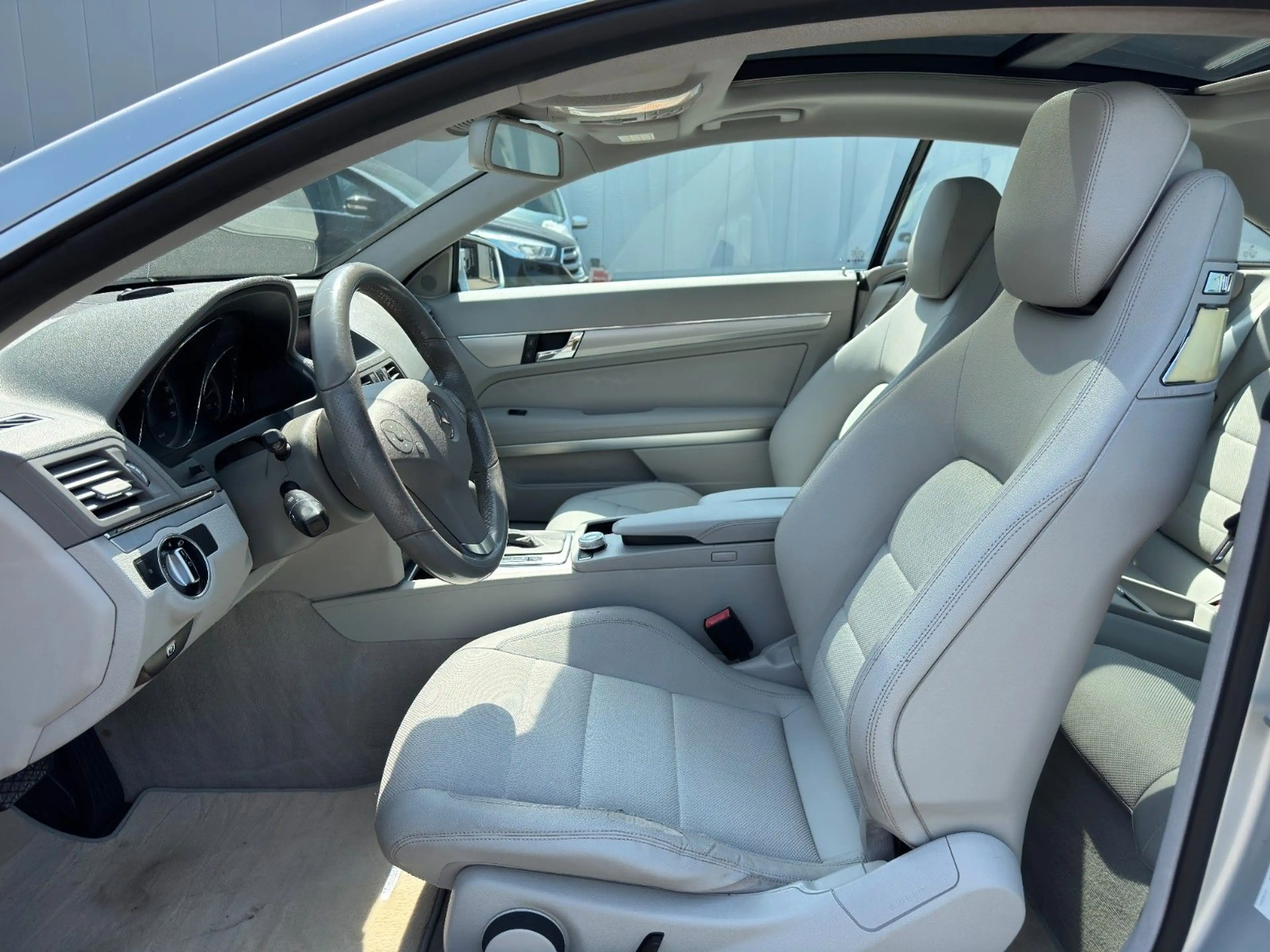 Mercedes-Benz E 350 Coupe CDI BlueEfficiency Navi* Panorama* — photo 14