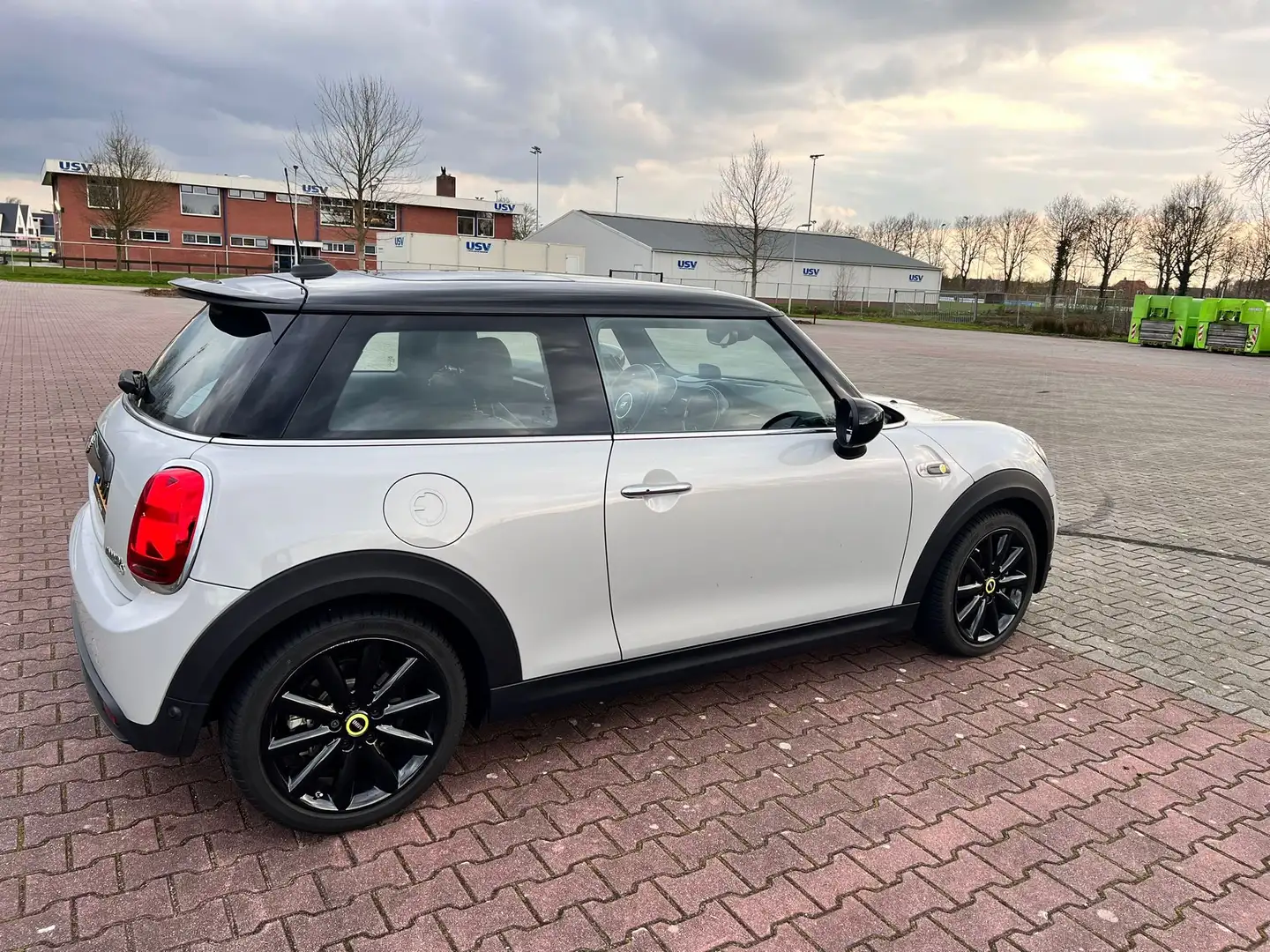 MINI Cooper SE Yours 33 kWh Wit - 1