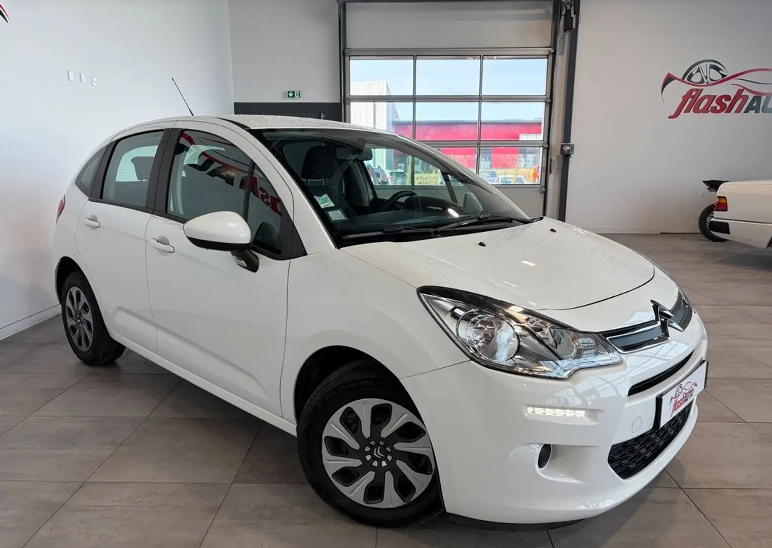 Citroen C3 II VTi 68cv CONFORT-2016 Blanc - 2