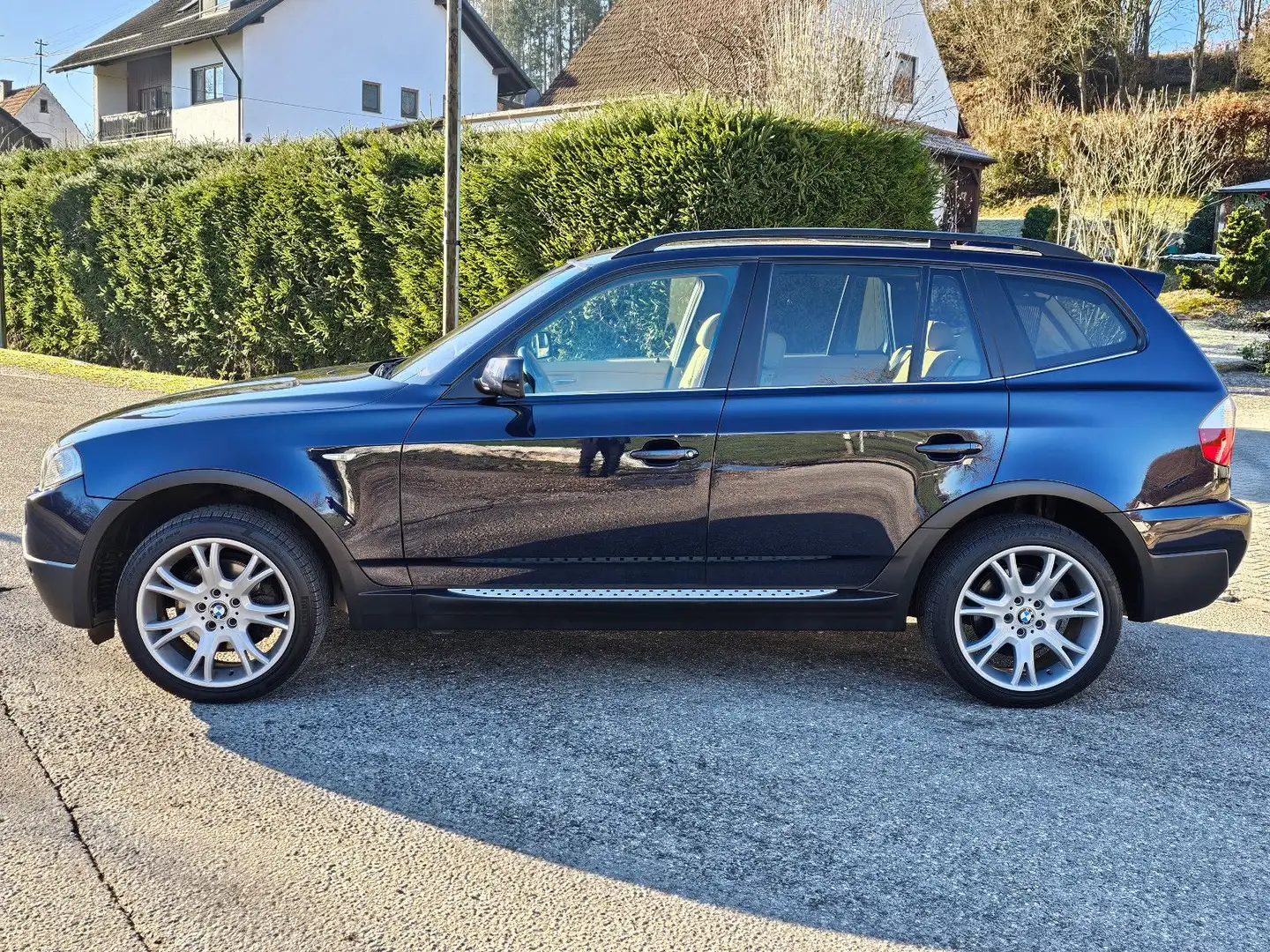BMW X3 3.0sd VOLLAUSSTATTUNG SCHECKHEFTGEPFLEGT Blau - 2