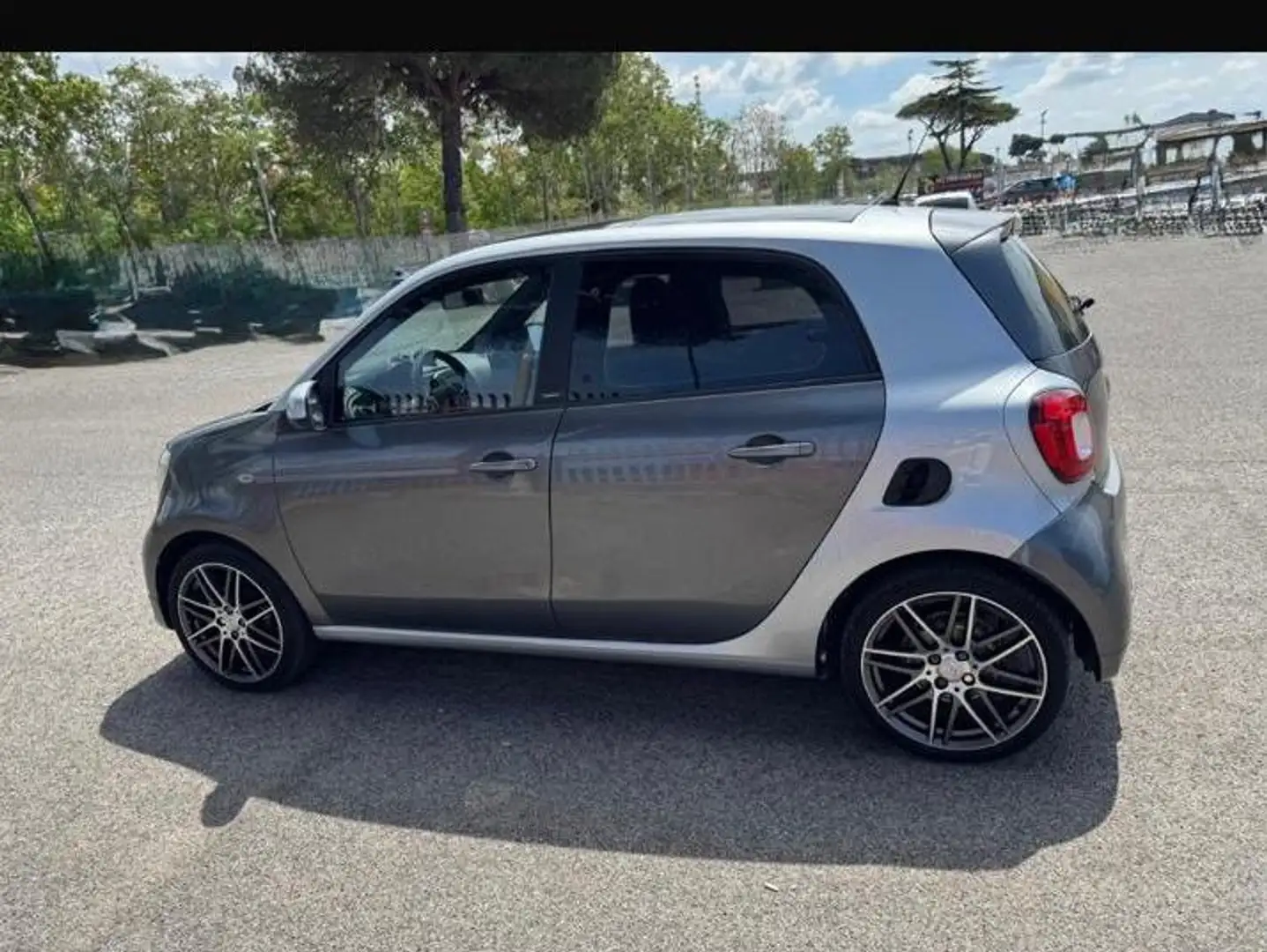 smart forFour Forfour 0.9 t Brabus Xclusive 109cv twinamic Grigio - 2