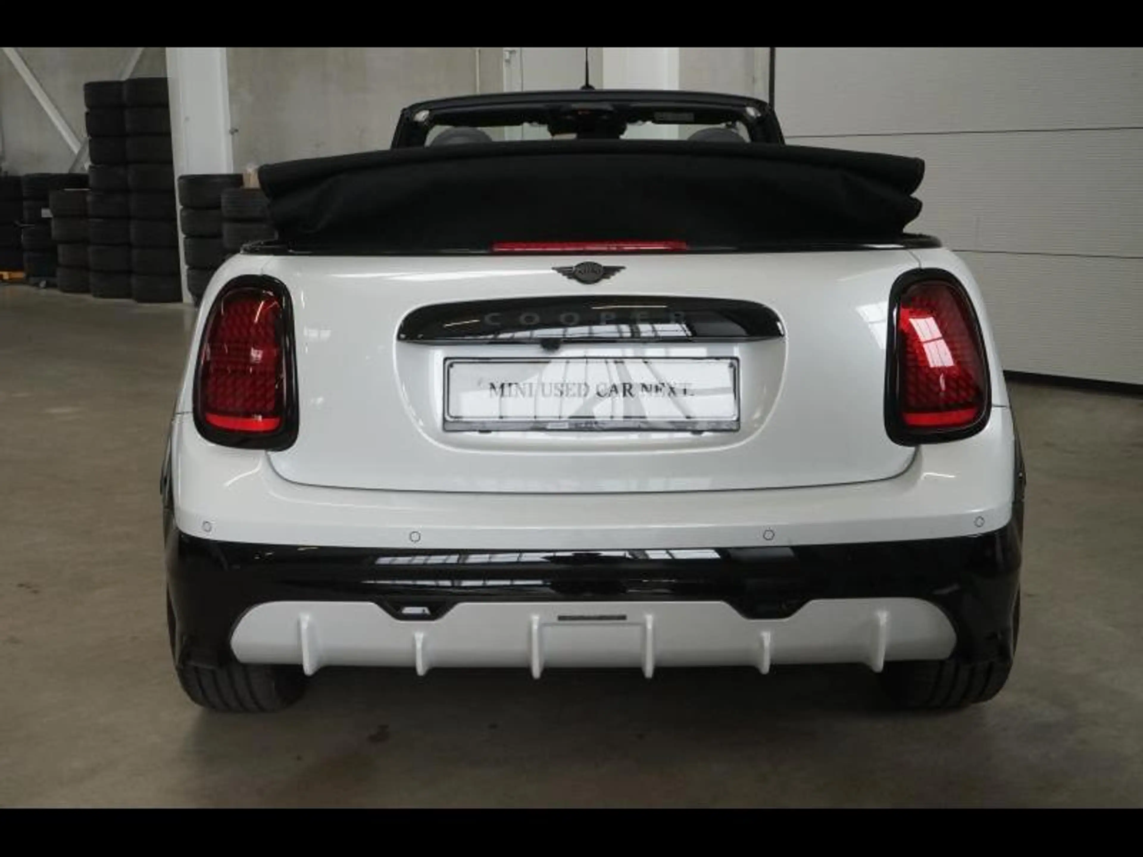 MINI Cooper Cabrio JCW PACK - NAVI - HARMAN-KARDON — photo 4
