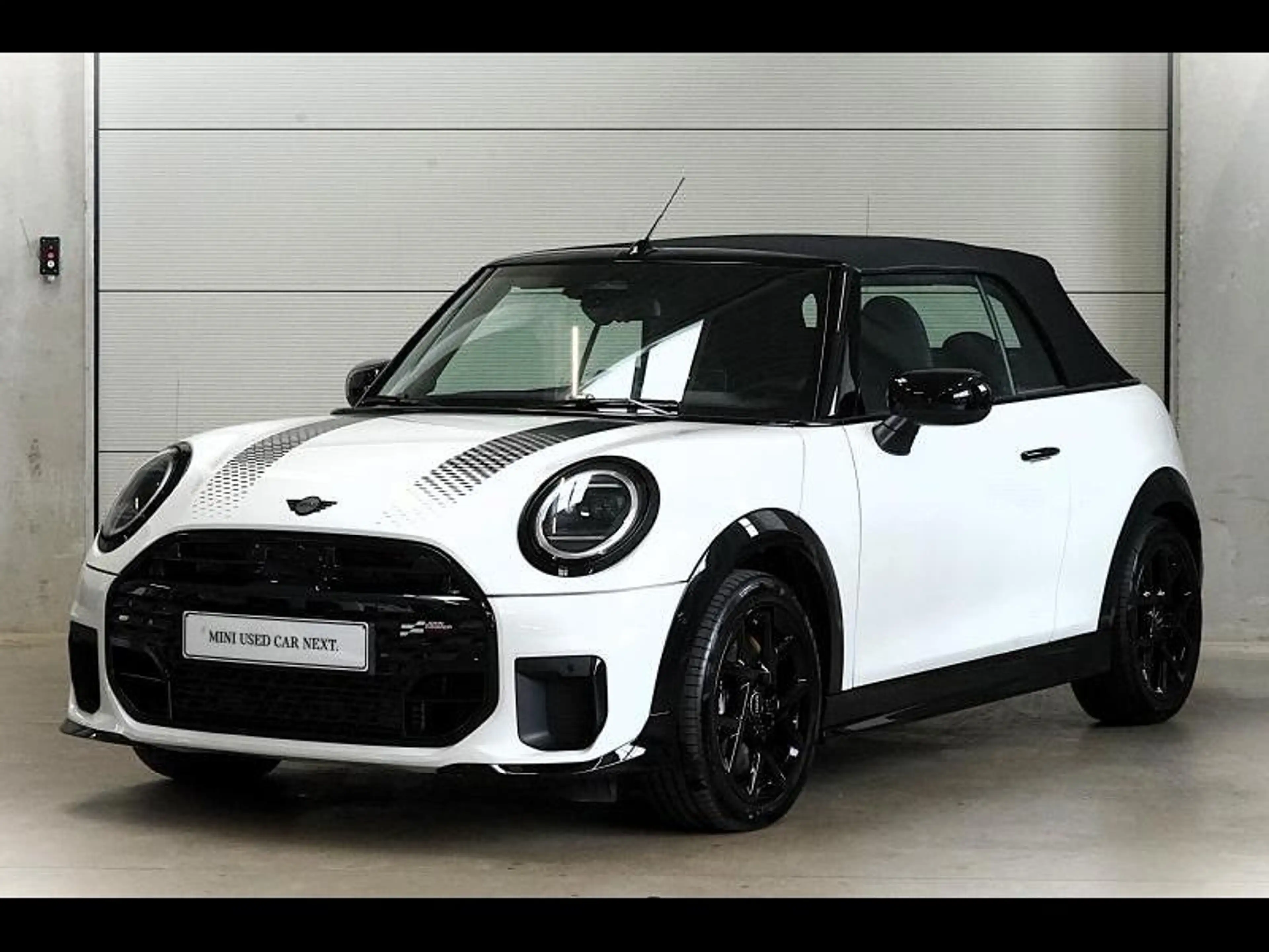 MINI Cooper Cabrio JCW PACK - NAVI - HARMAN-KARDON — photo 12