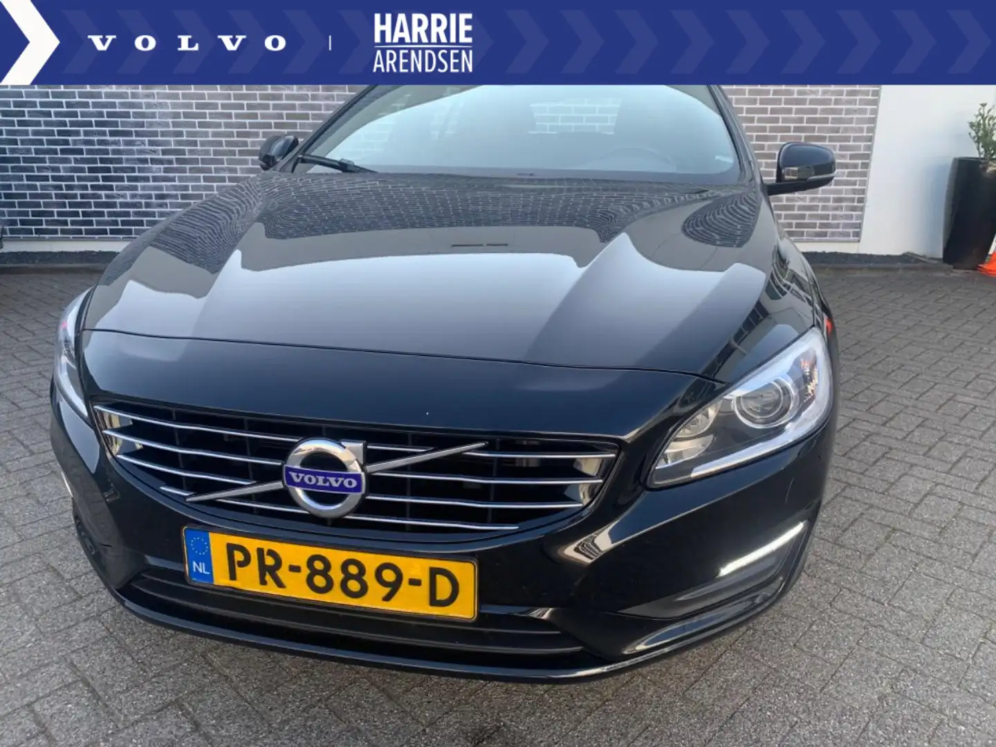 Volvo V60 2.0 D2 Polar+ Dynamic /Lederen bekleding/Afneembar Zwart - 1