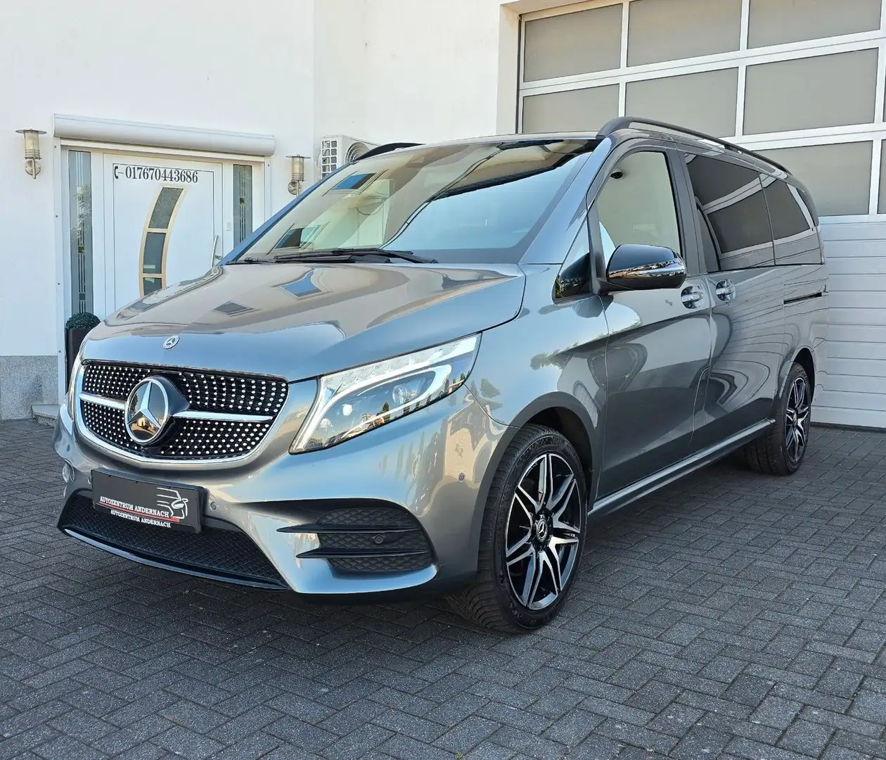 Mercedes-Benz V 300 V  300 LANG  AMG-LINE EDITION 4M CAM LED 1.HAND Gris - 1