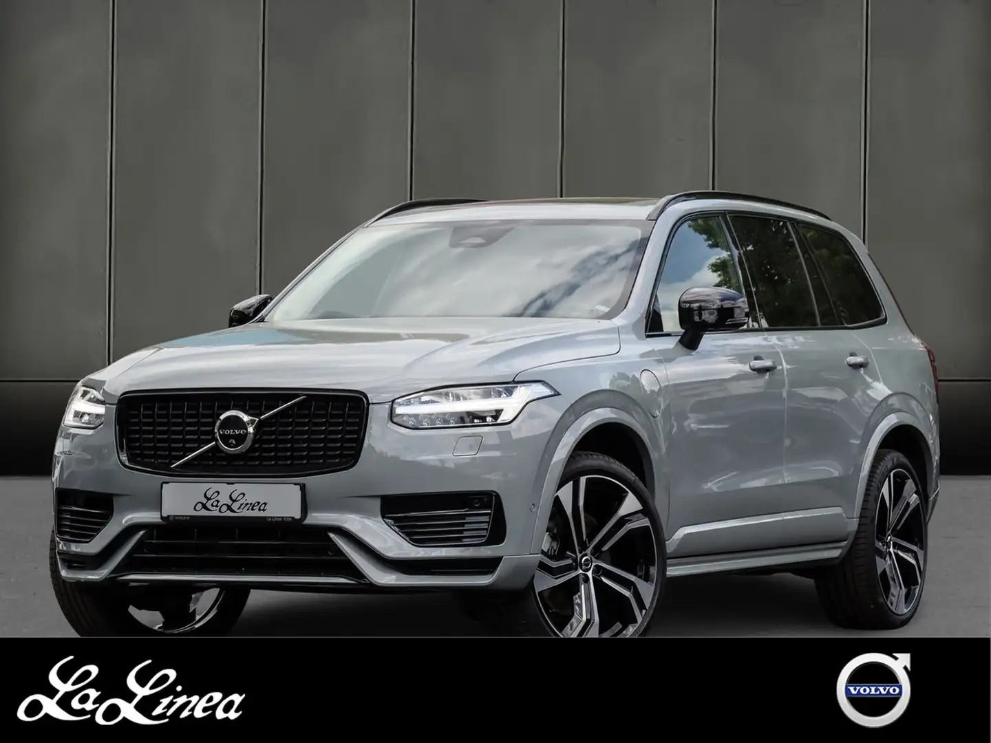 Volvo XC90 T8 AWD Ultra Dark NP:108.559,-//FOUR-C/B&W/AHK Gris - 1