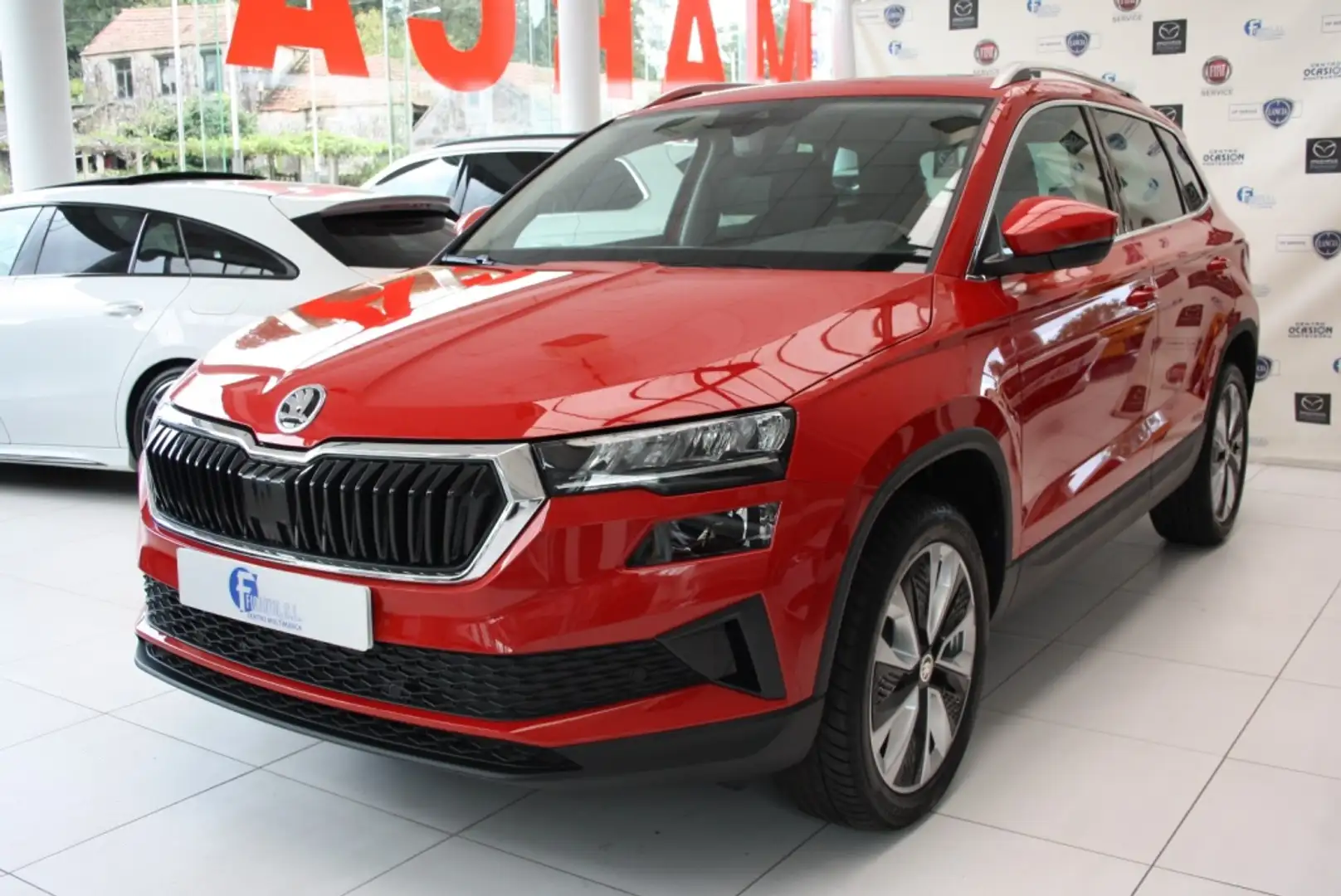 Skoda Karoq 1.5 TSI Style ACT Rojo - 1