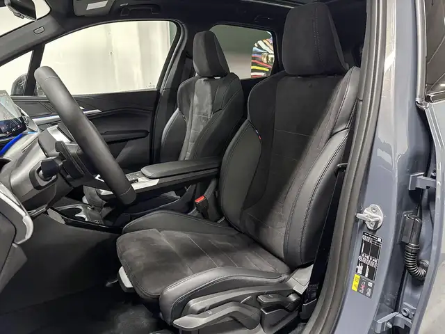 BMW 2 Series view 10