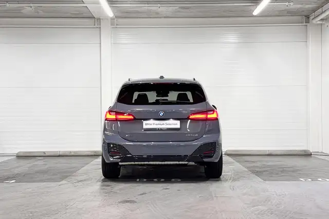 BMW 2 Series view 8