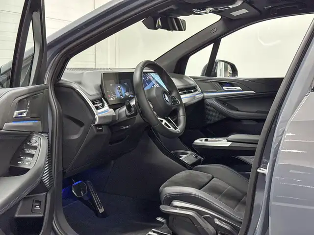 BMW 2 Series view 9