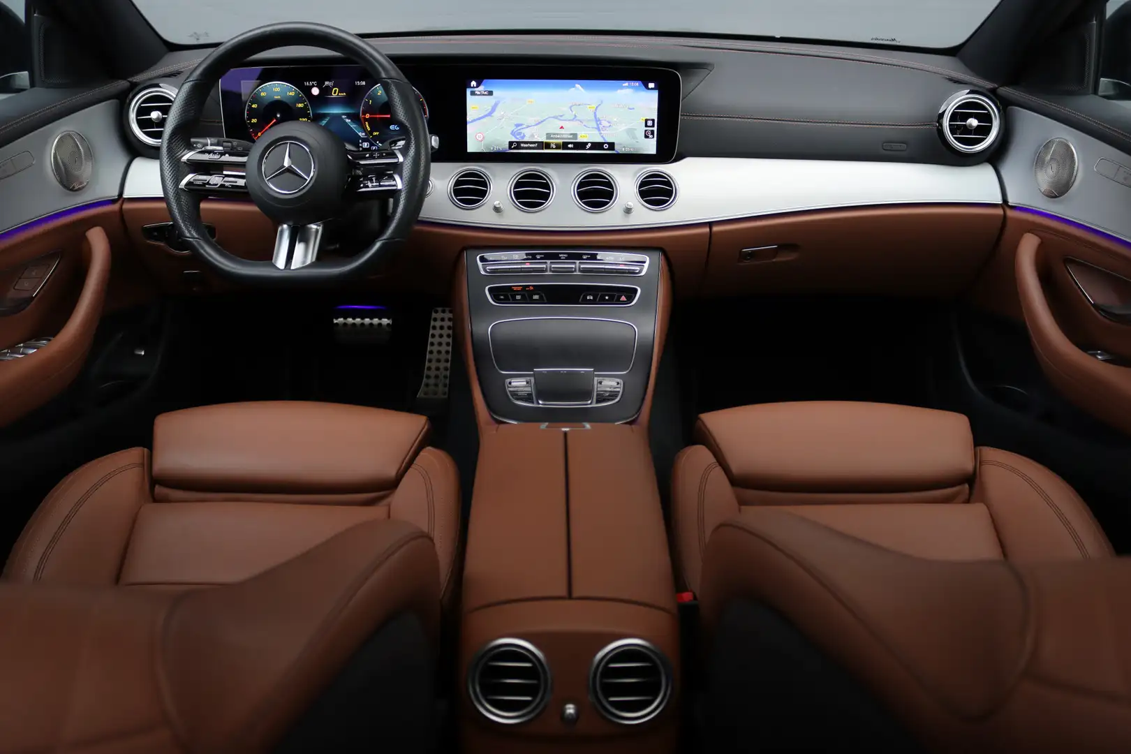 Mercedes-Benz E 300 Estate de Premium+ AMG Line | Distronic+ | Panoram Gris - 2