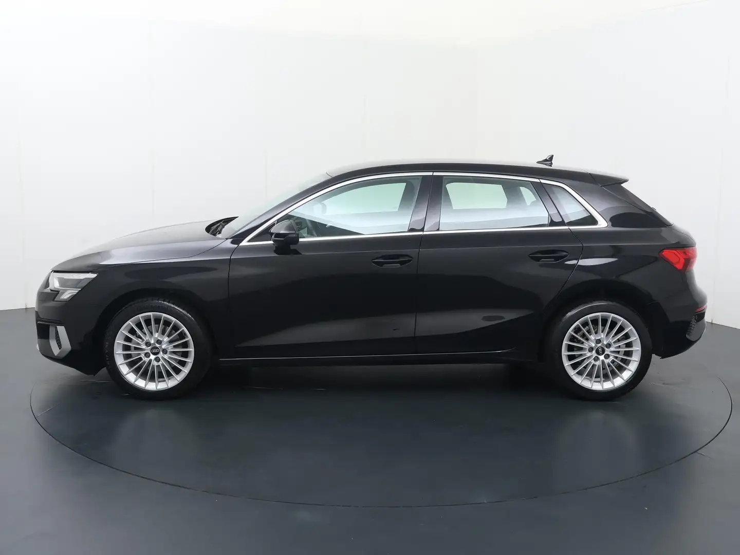 Audi A3 Sportback 30 TFSI Advanced edition | 110 PK | Auto Noir - 2