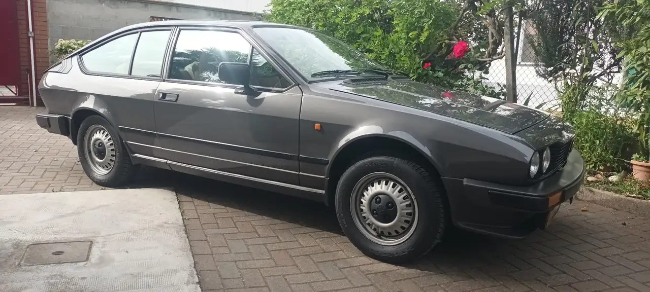 Alfa Romeo GTV 2000, foto 2