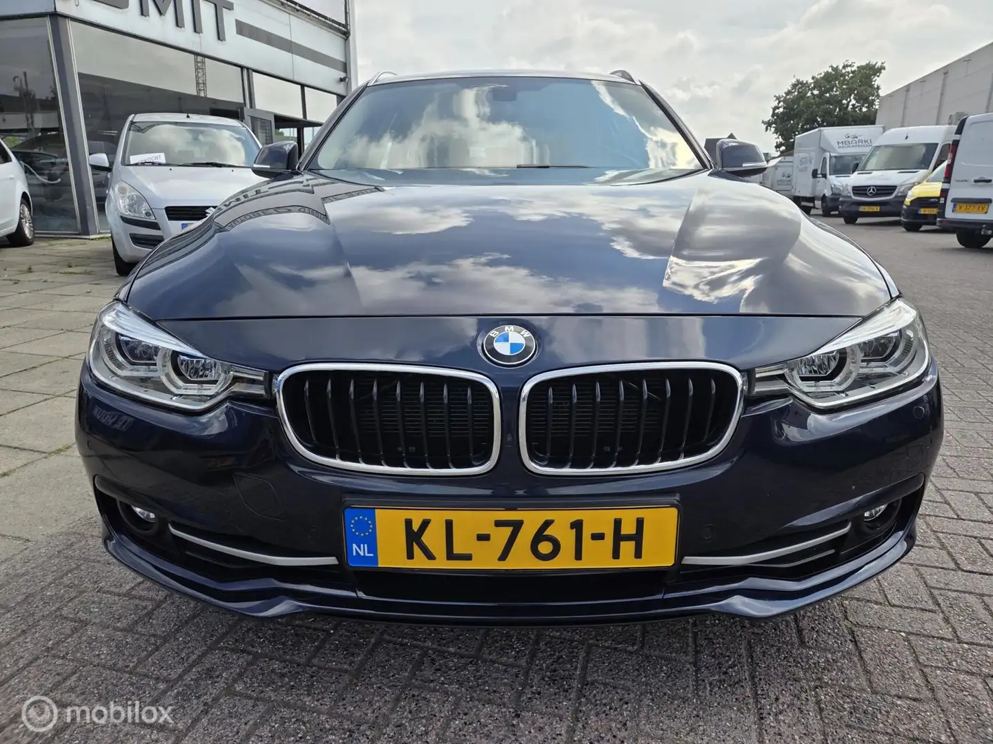 BMW 318 3-serie Touring 318i Centennial High Exec. Sport N Blauw - 2