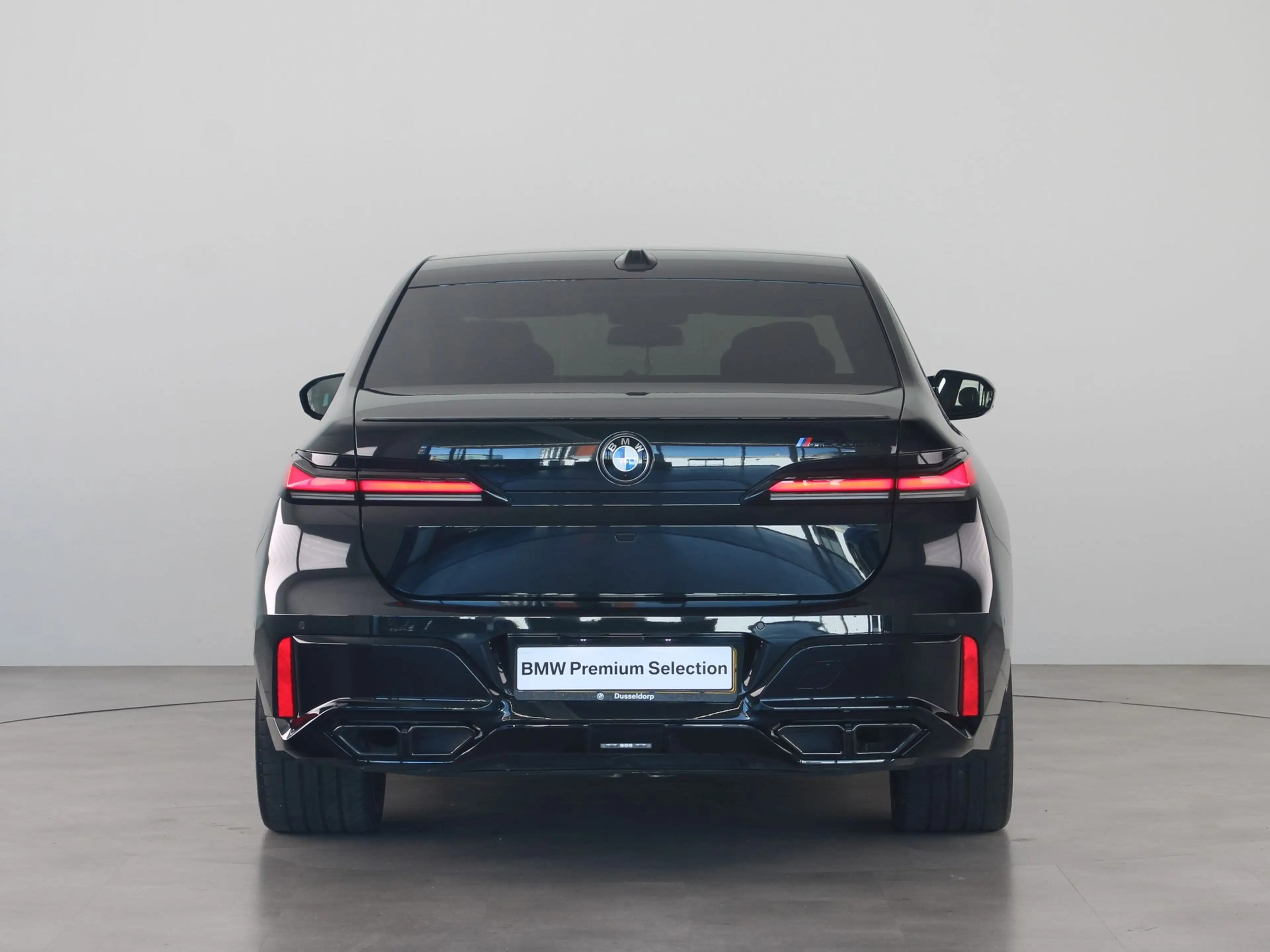 BMW 760 7 Serie M760e xDrive — photo 12
