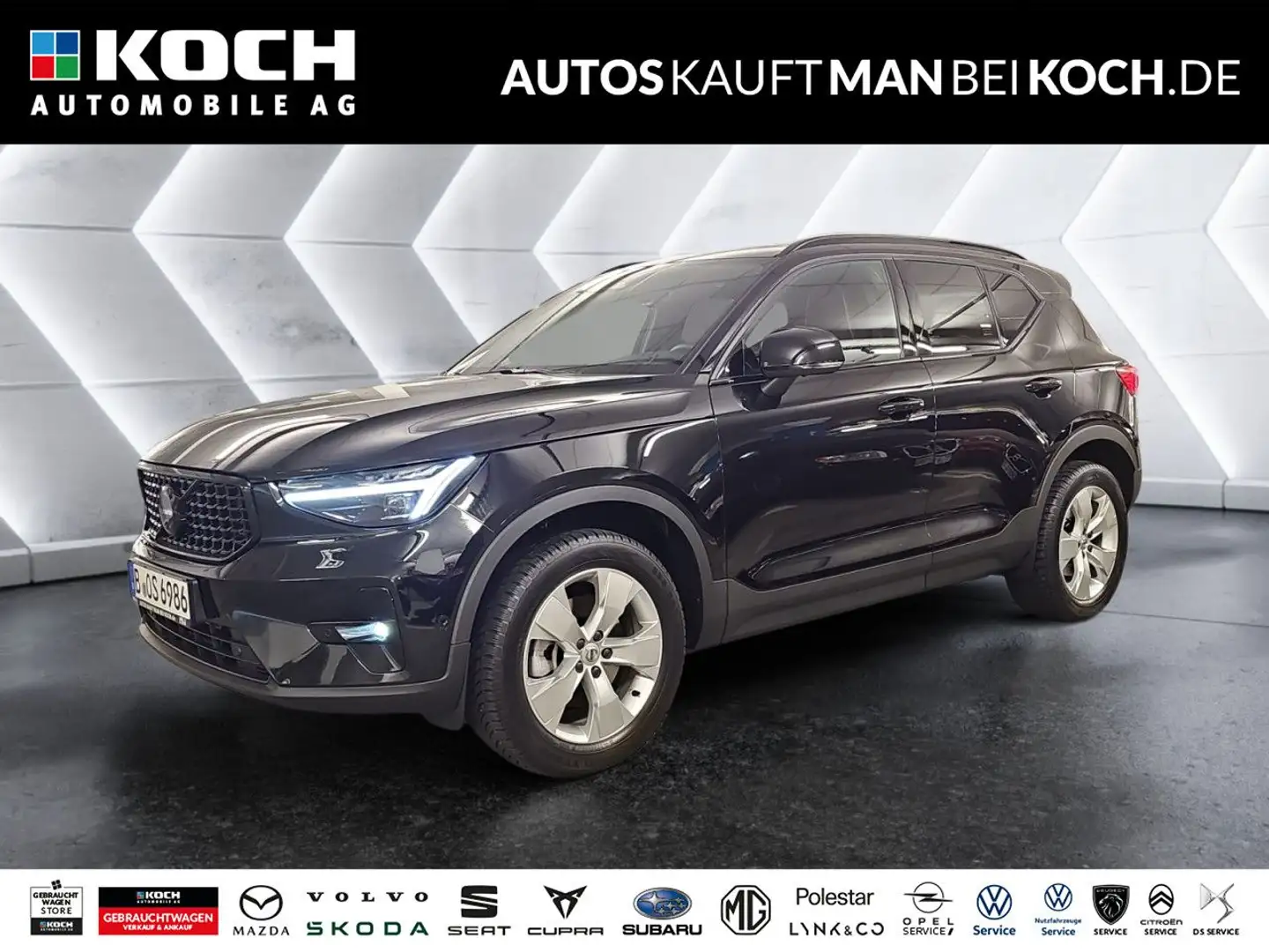 Volvo XC40 Black Edition B4 Mild-Hybrid Benzin Ultra Schwarz - 1