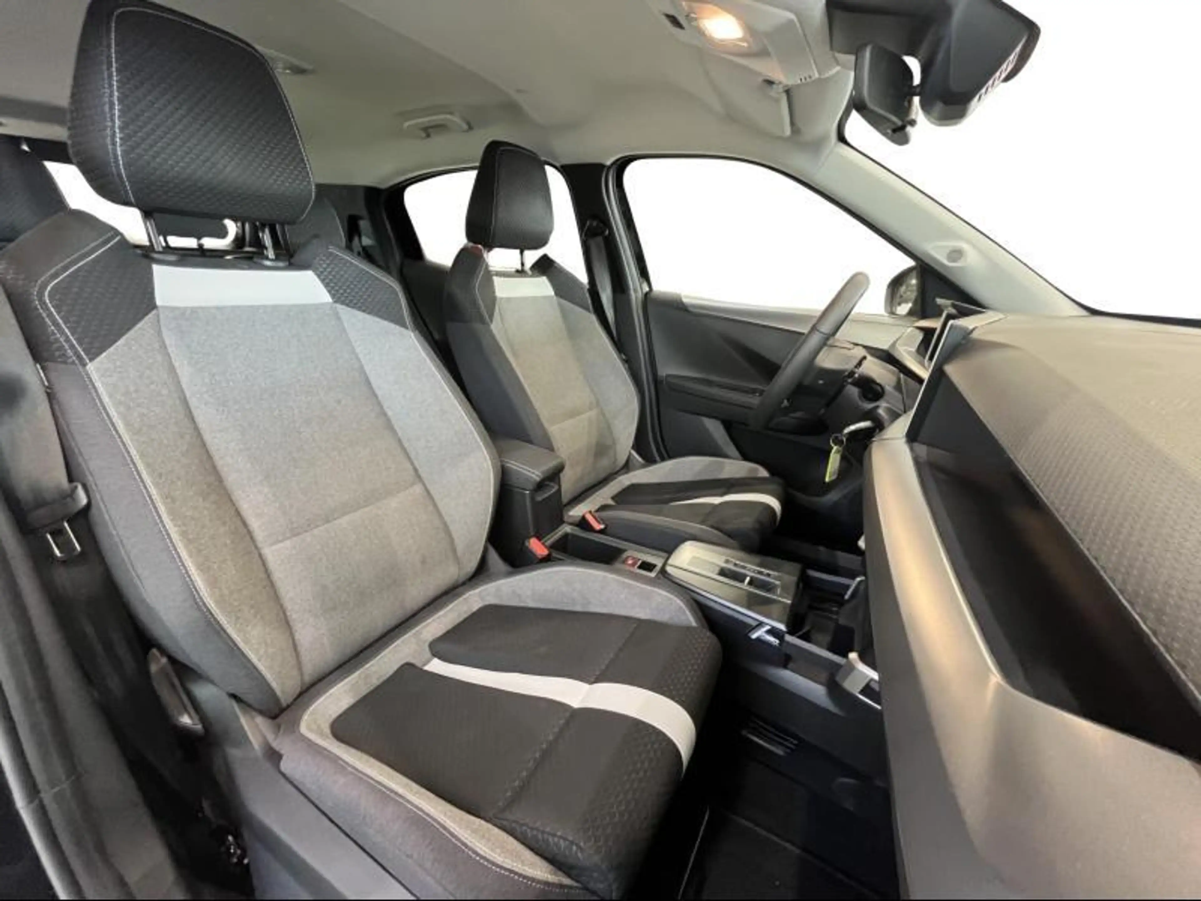Opel Frontera Edition | Camera | Carplay | Driver Alert | — photo 14