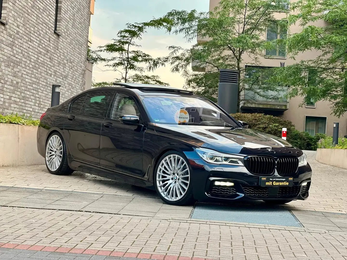 BMW 730 dL xDrive|SkyLounge|Pano|NeuerMotor|21Zol Negro - 2