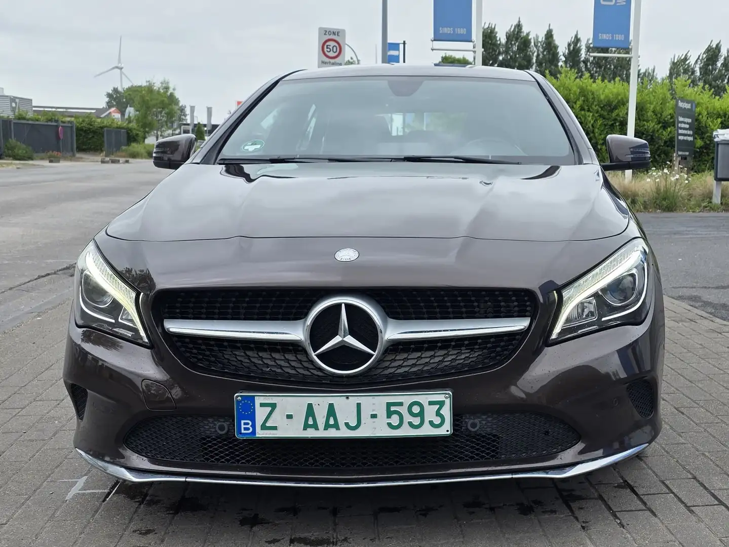 Mercedes-Benz CLA 200 d Brun - 2
