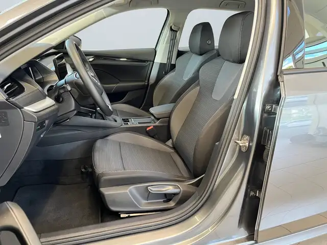 Skoda Octavia view 7