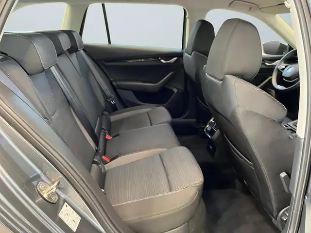 Skoda Octavia view 11