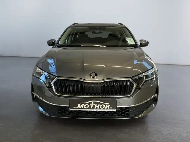Skoda Octavia view 6
