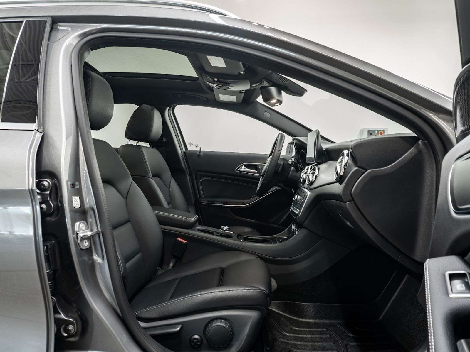2019 Mercedes-Benz GLA GLA 250 | LOW KMS | PANO ROOF — снимка 1