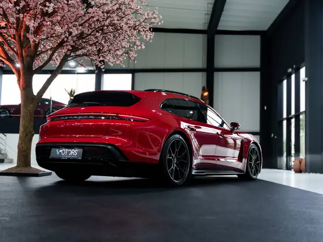 Porsche Taycan view 4