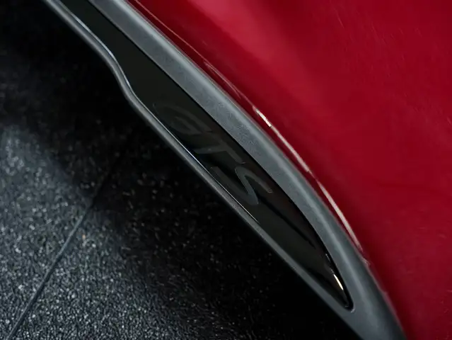 Porsche Taycan view 8