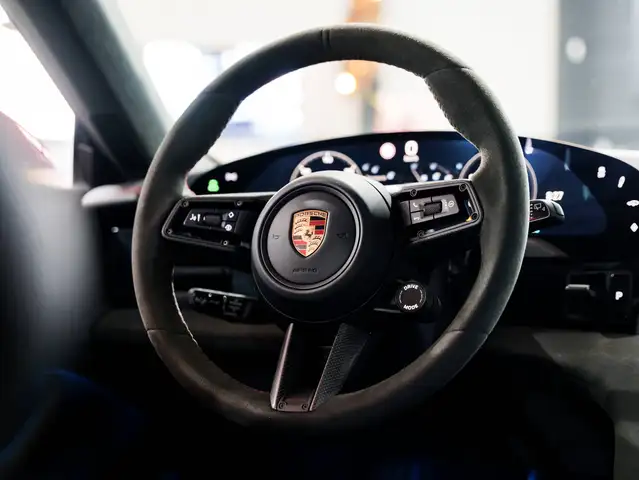 Porsche Taycan view 9
