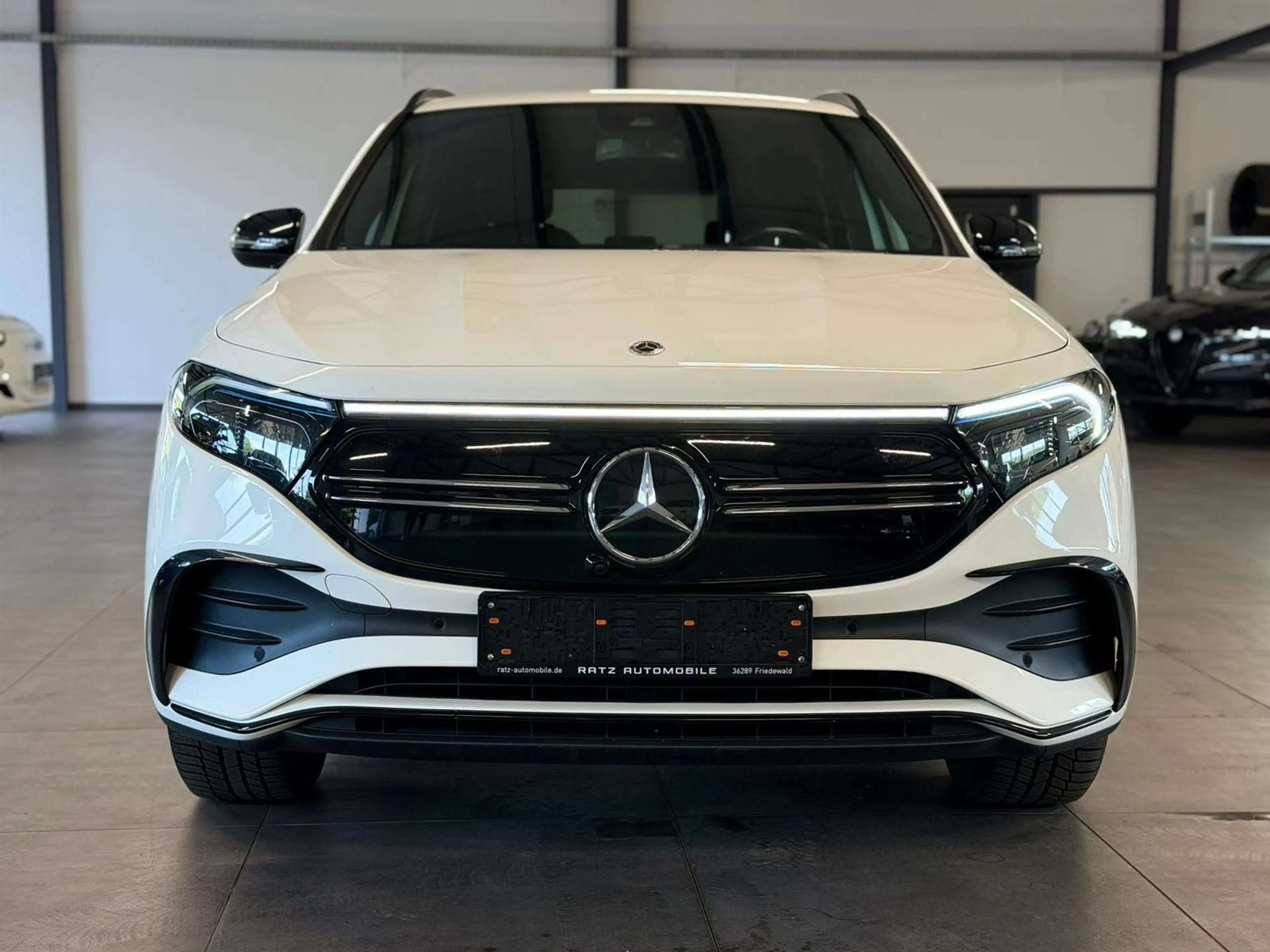 Mercedes-Benz EQA EQA 250 AMG NIGHT+LED+KAM+TEMP+94,6SOH — photo 3