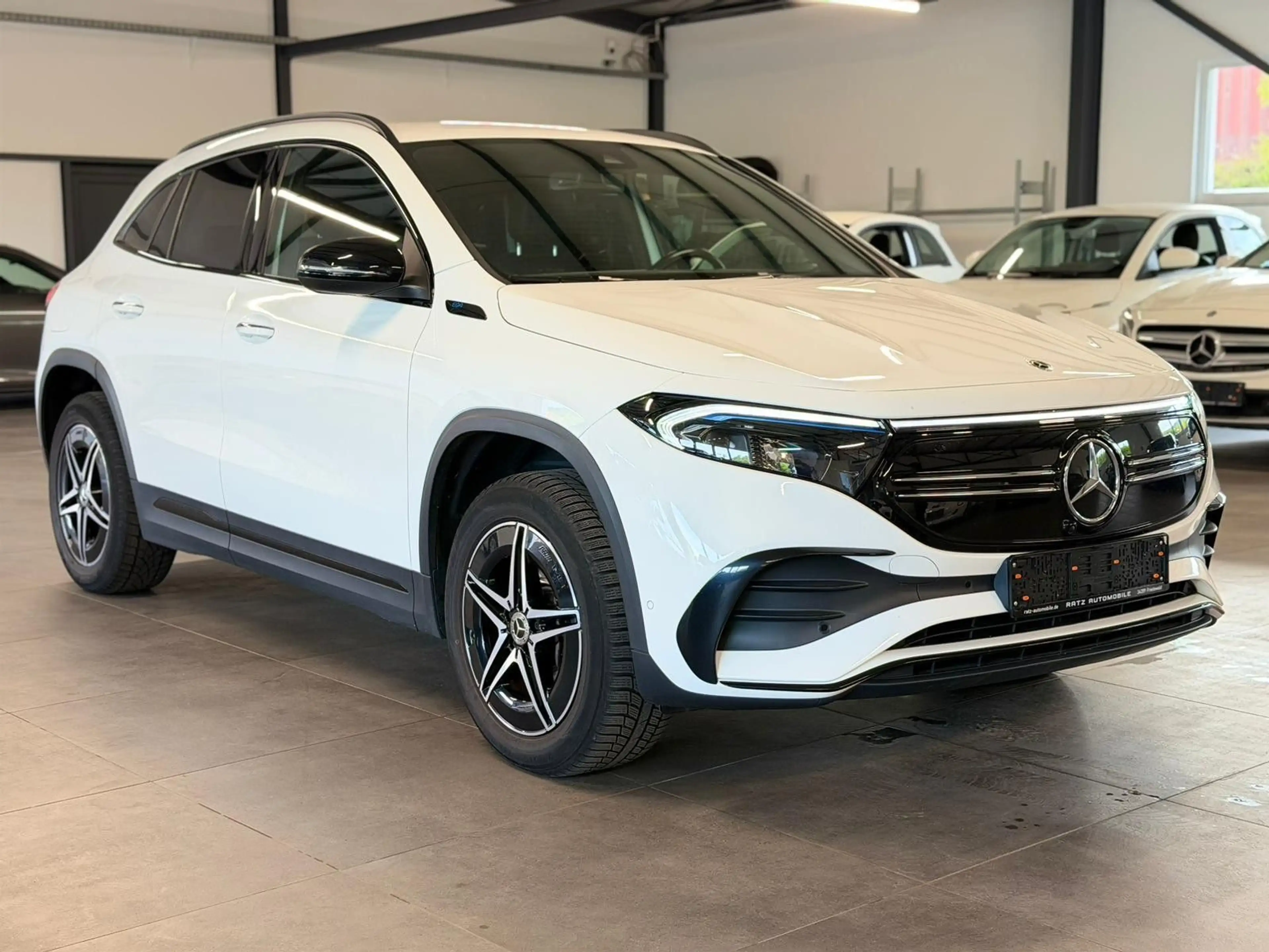 Mercedes-Benz EQA EQA 250 AMG NIGHT+LED+KAM+TEMP+94,6SOH