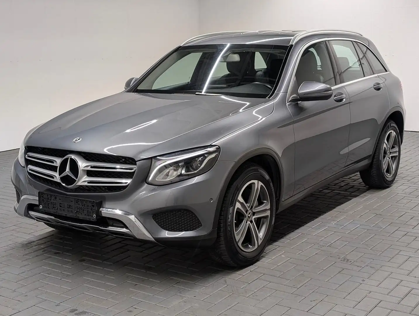 Mercedes-Benz GLC 350 d 4Matic LED/Navi/SHZ/PDC/Tempomat Grau - 1