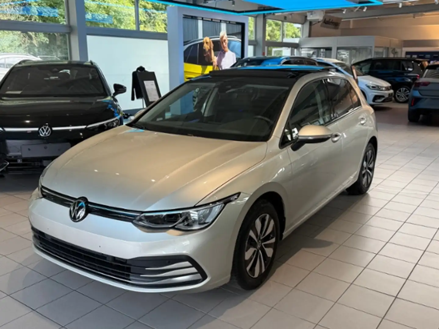 Volkswagen Golf VIII 1.0 TSI Move PANO GJR NAVI Silber - 2