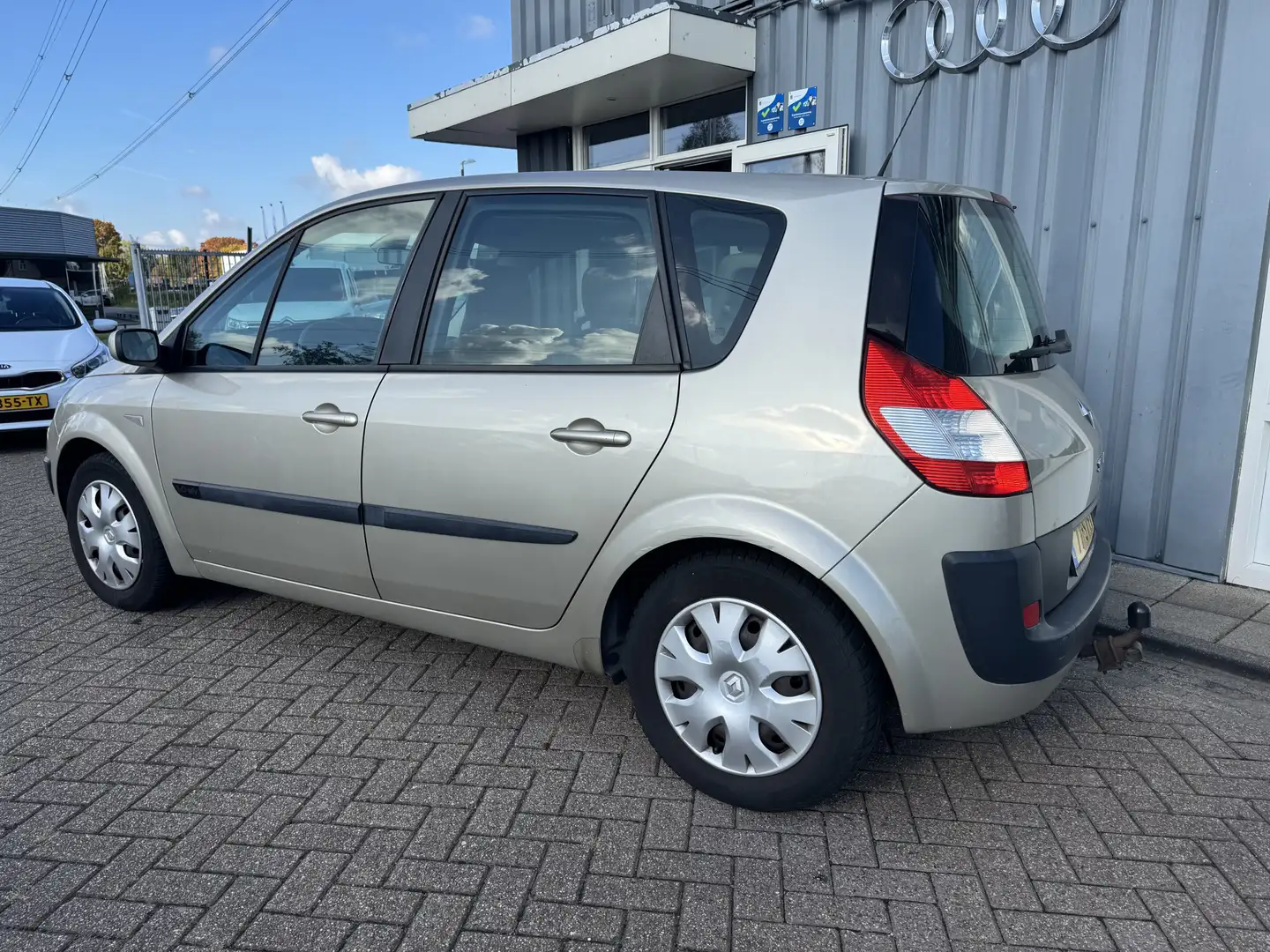 Renault Scenic 1.6-16V Dynamique Comfort panoramadak Beige - 2