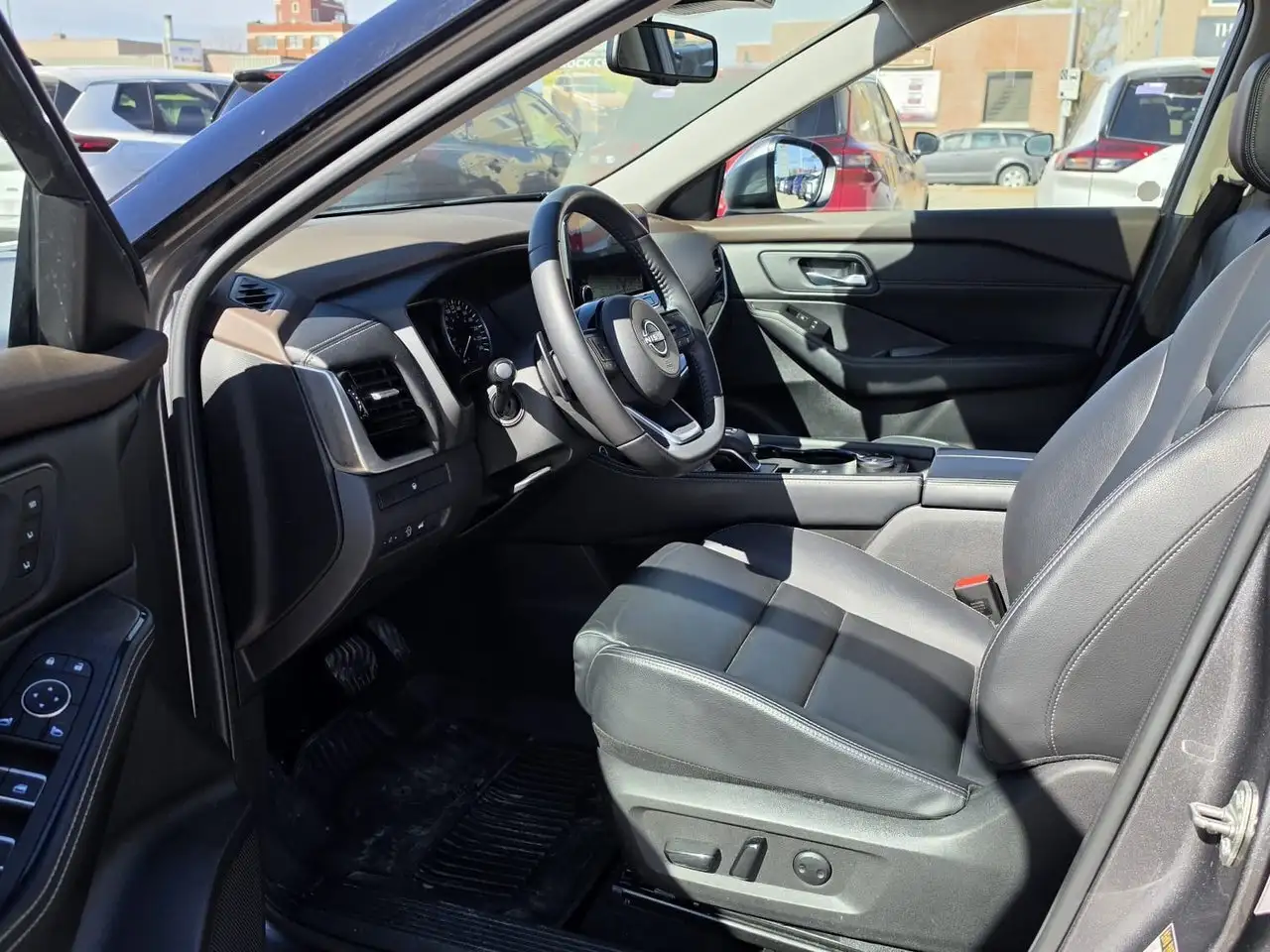 Nissan Rogue снимка Nissan Rogue