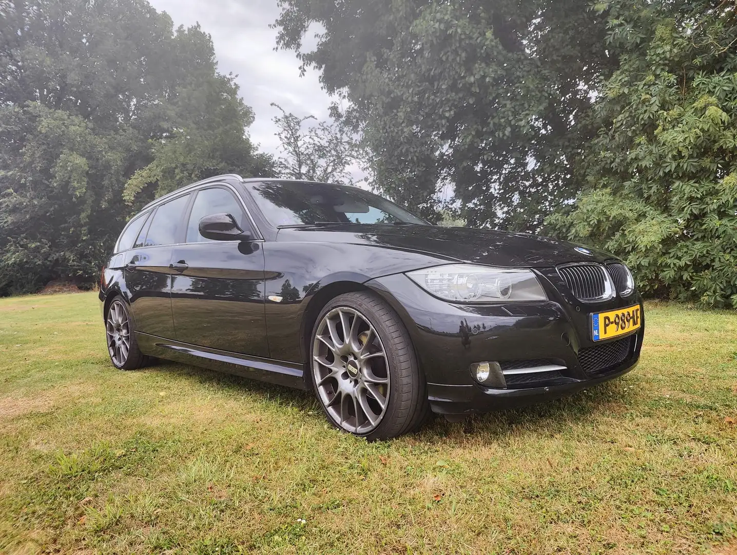 BMW 330 330 318i High Executive Zwart - 2
