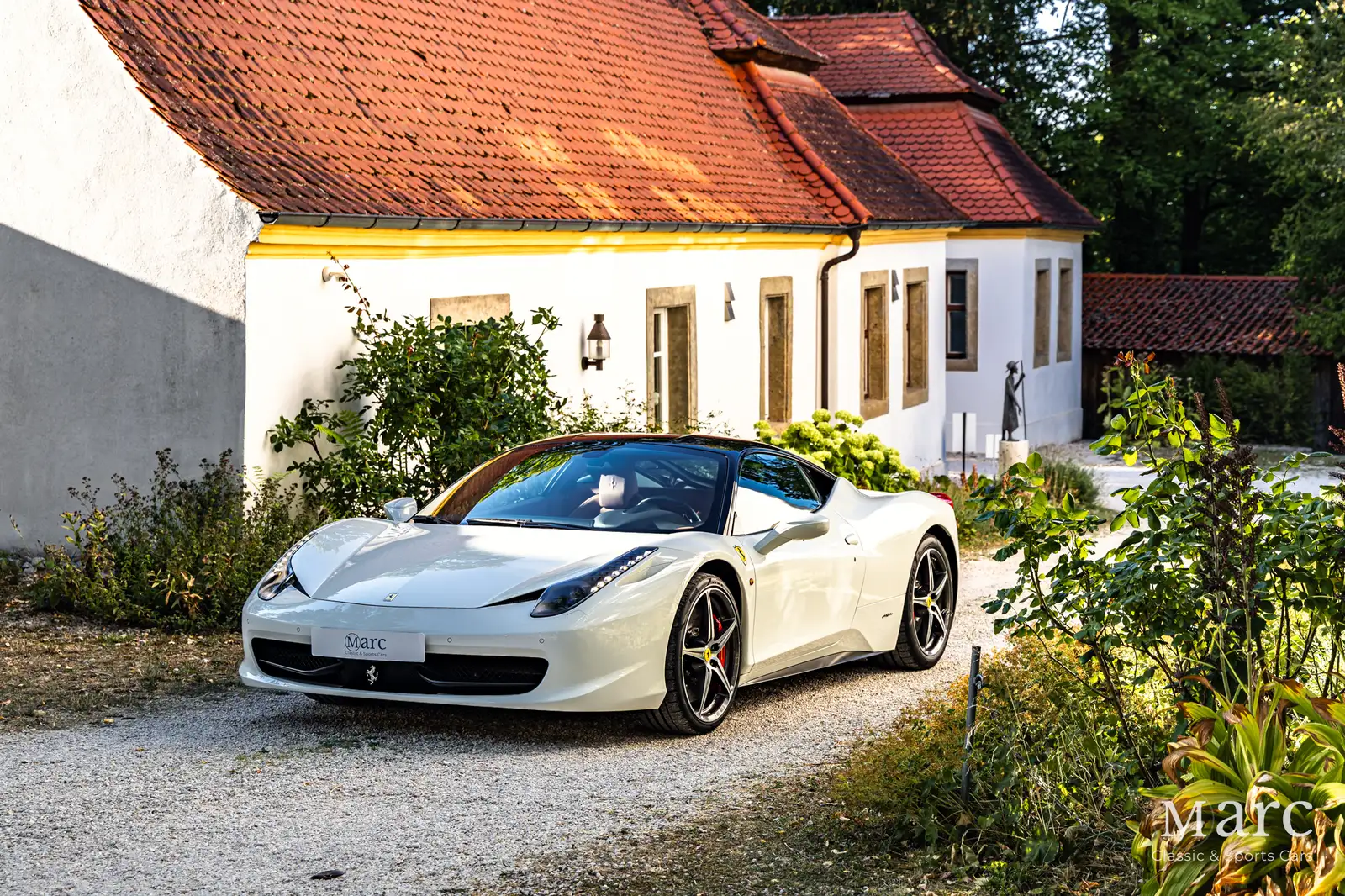 Ferrari Italia /AFS / Lift /Daytona Seats / Bianco Avus over Cuoio