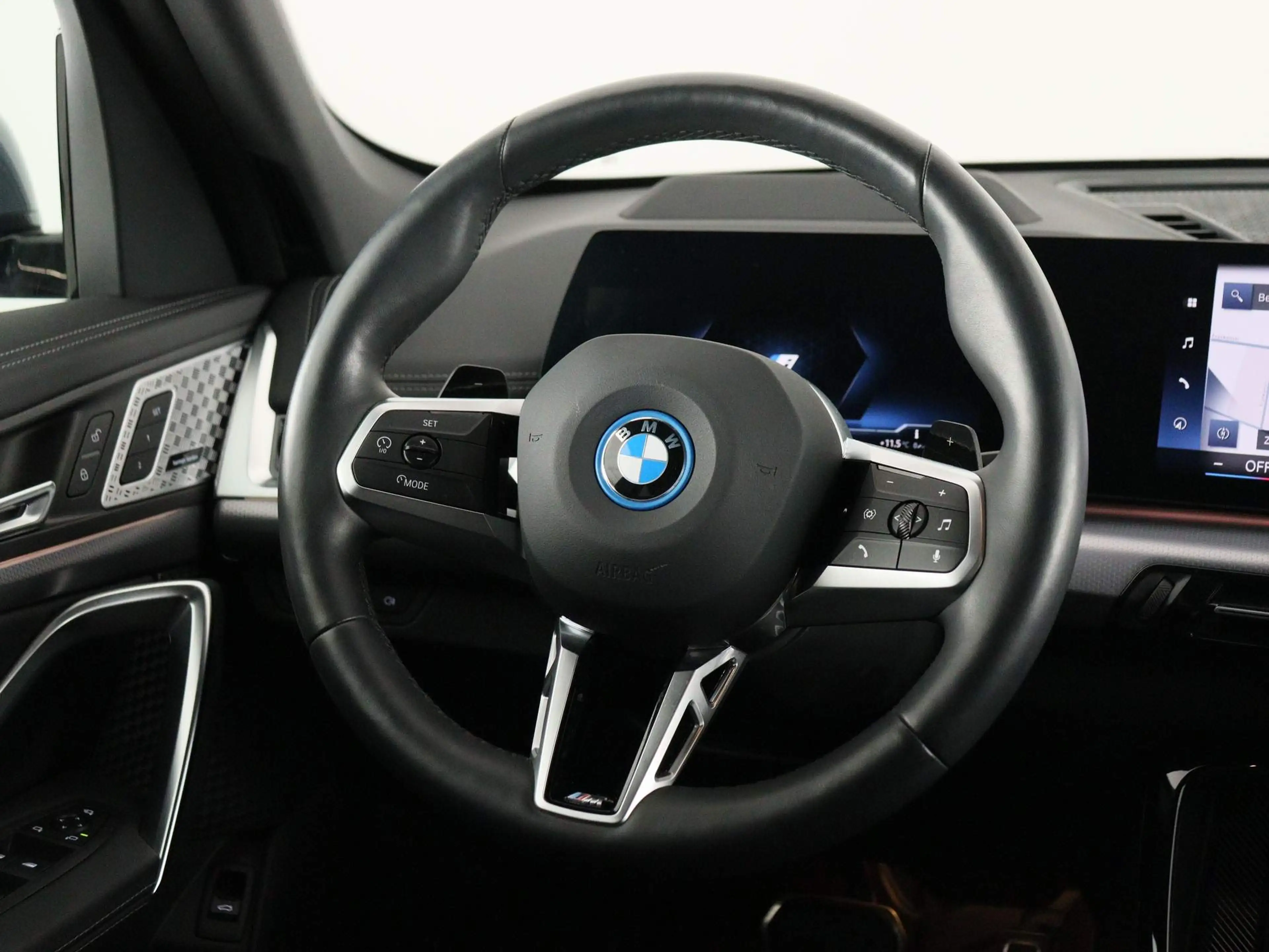 BMW X1 xDrive30e — photo 2