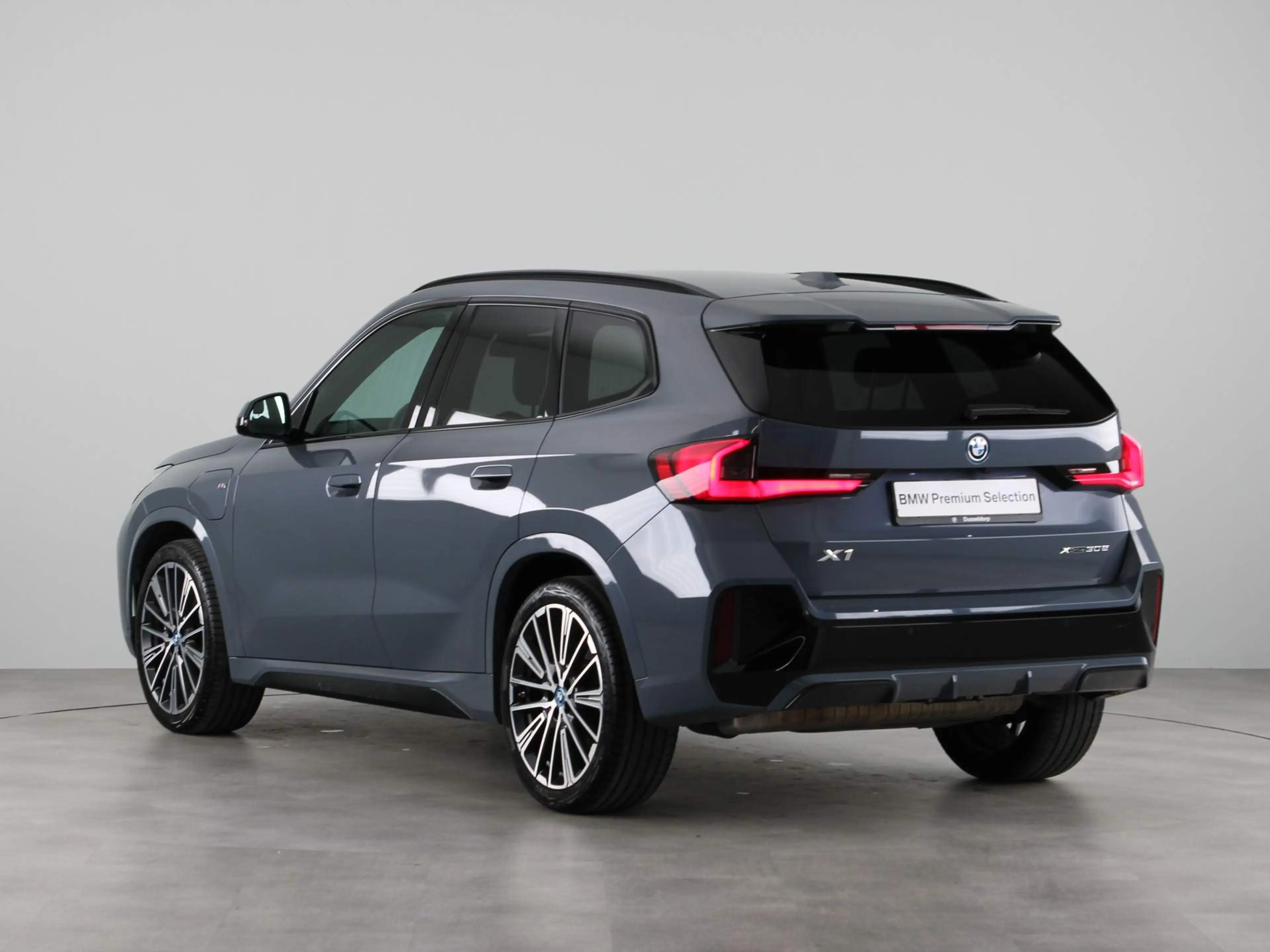 BMW X1 xDrive30e — photo 12