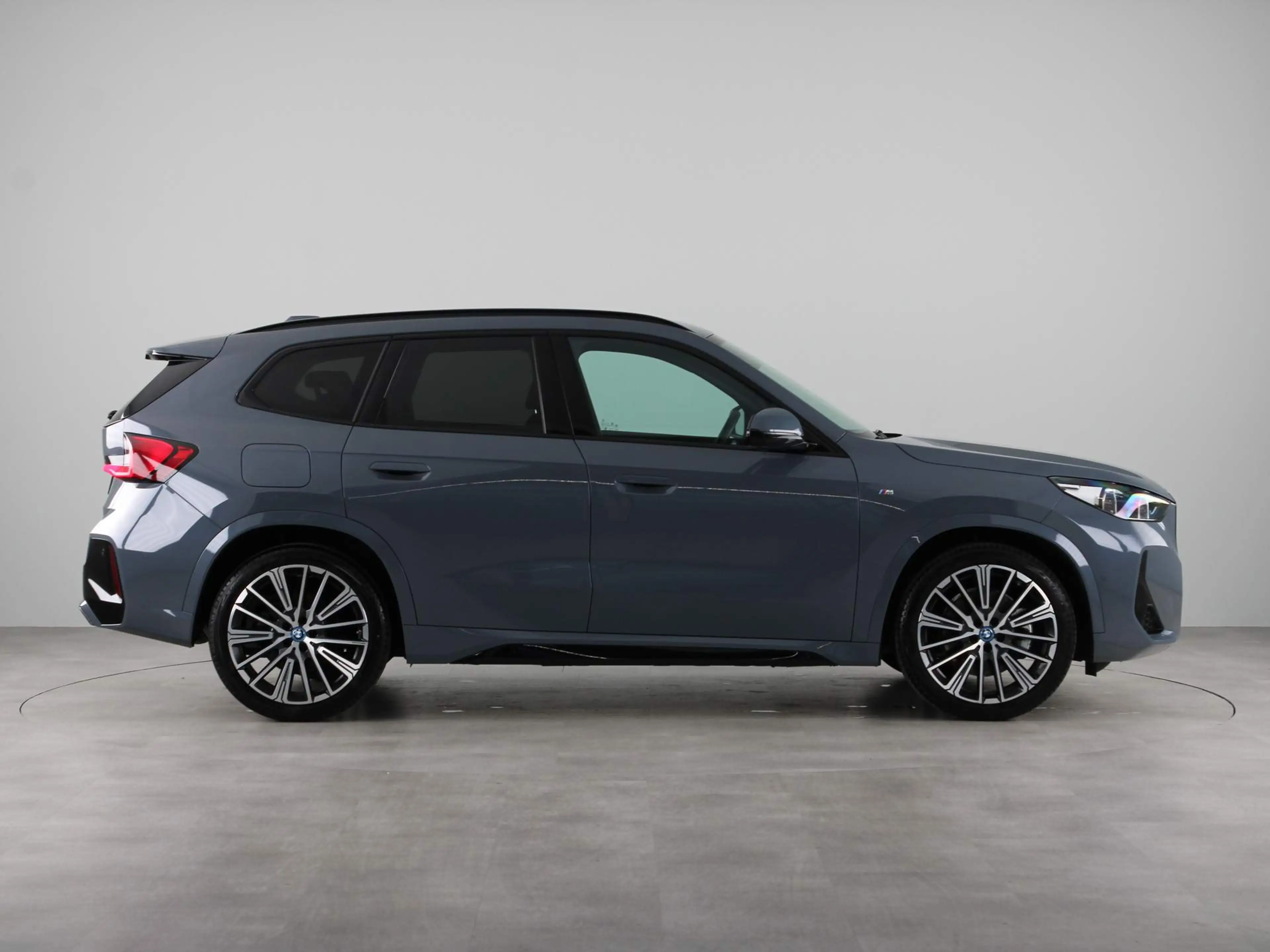 BMW X1 xDrive30e — photo 9