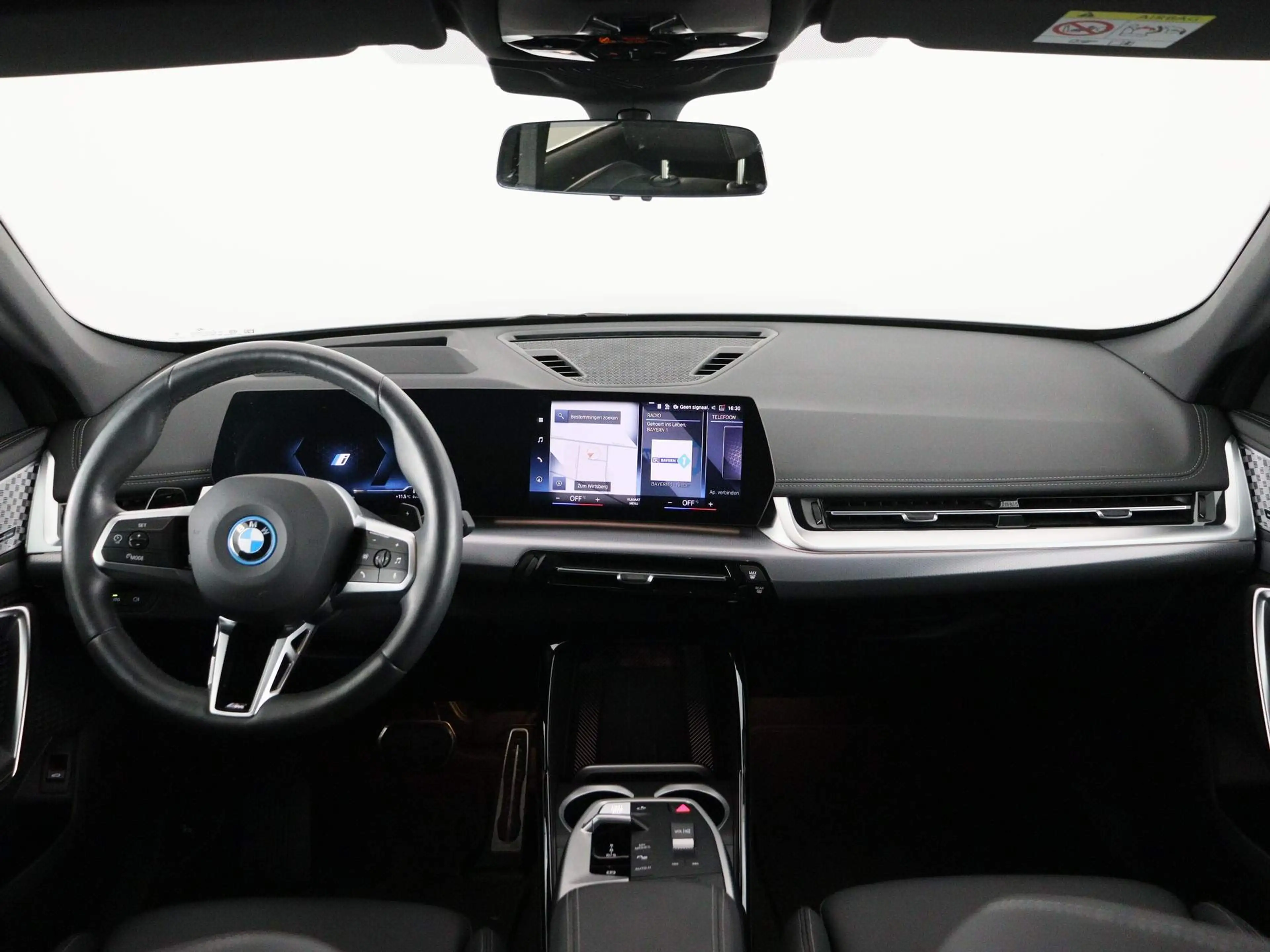 BMW X1 xDrive30e — photo 14