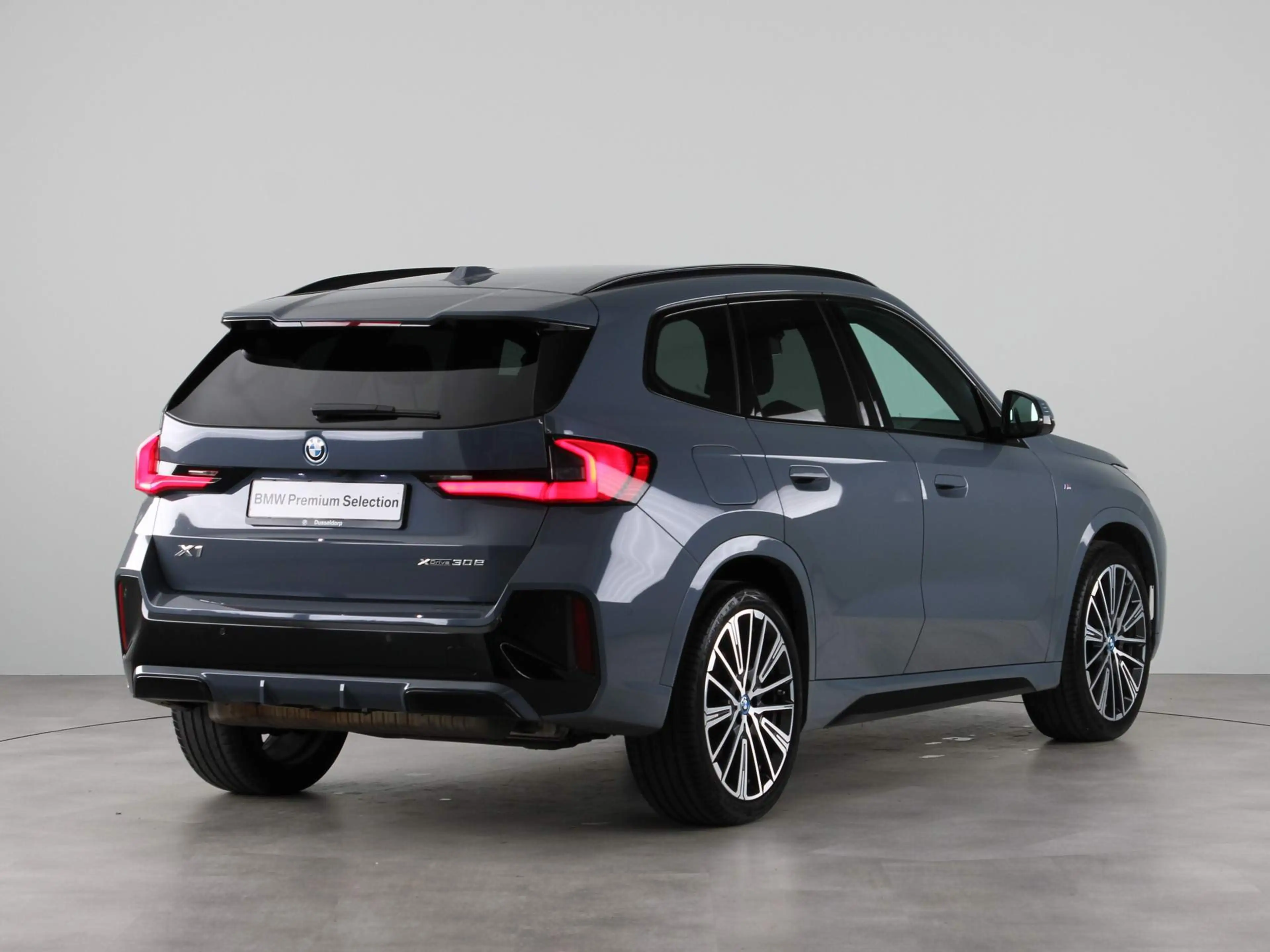 BMW X1 xDrive30e — photo 10